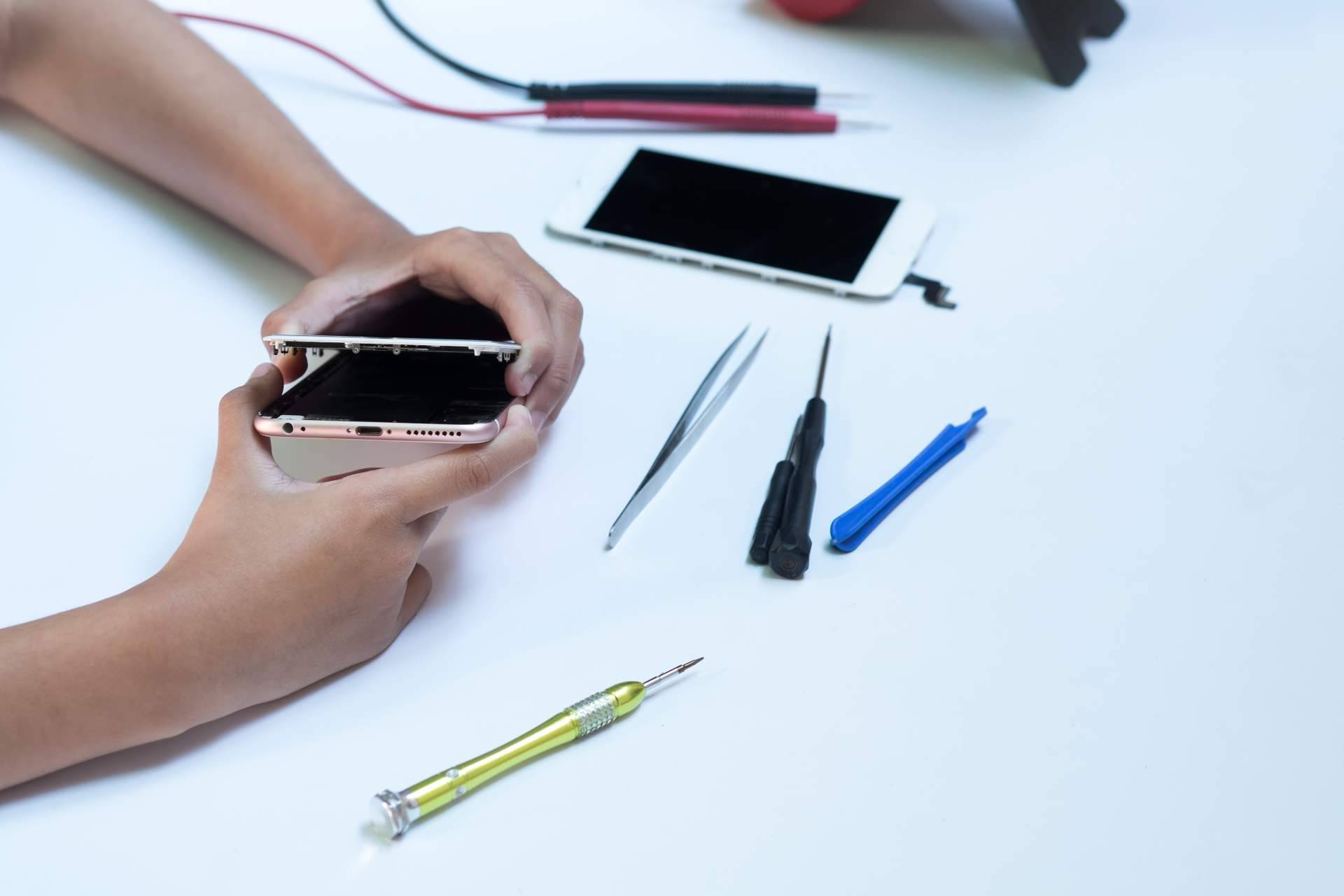 Las ventajas de cambiar la batería en el iPhone 12, de la mano de Reparar Ordenadores