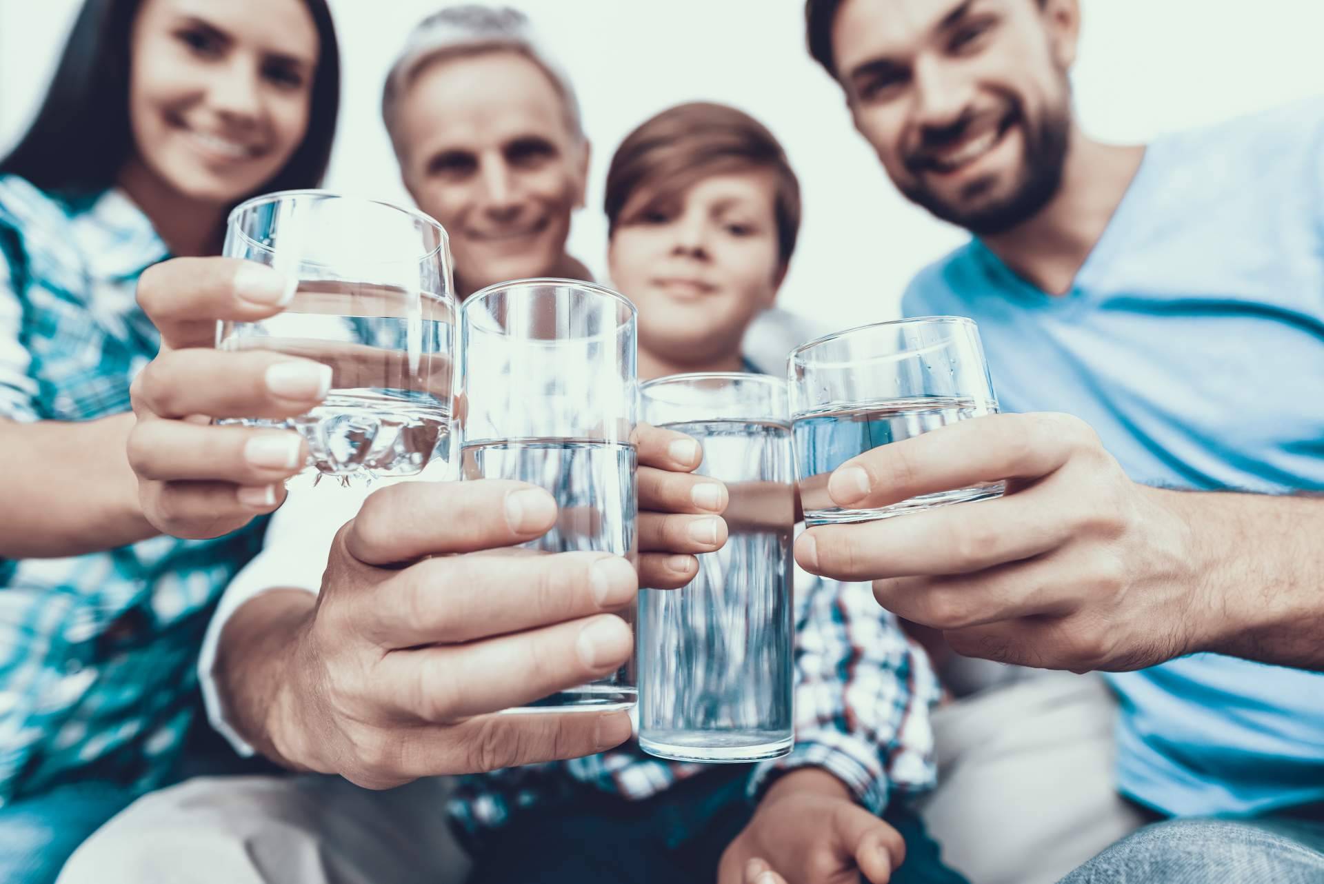 Adquirir un dispensador de agua a domicilio con Culligan, una alternativa sostenible