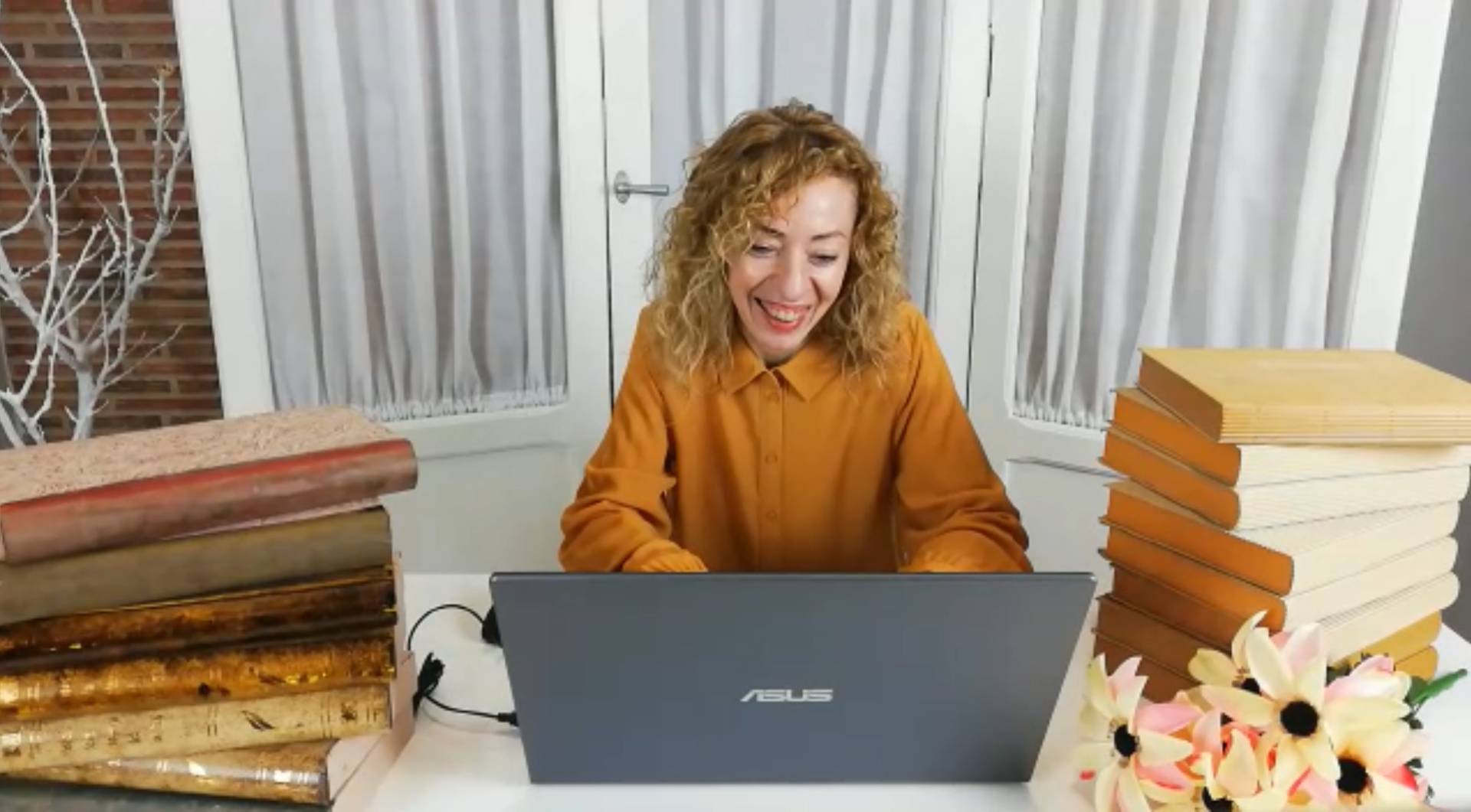 Mercedes R. Cervantes y su nueva novela 'El impacto me cambió la vida. Cuando los miedos te superan'