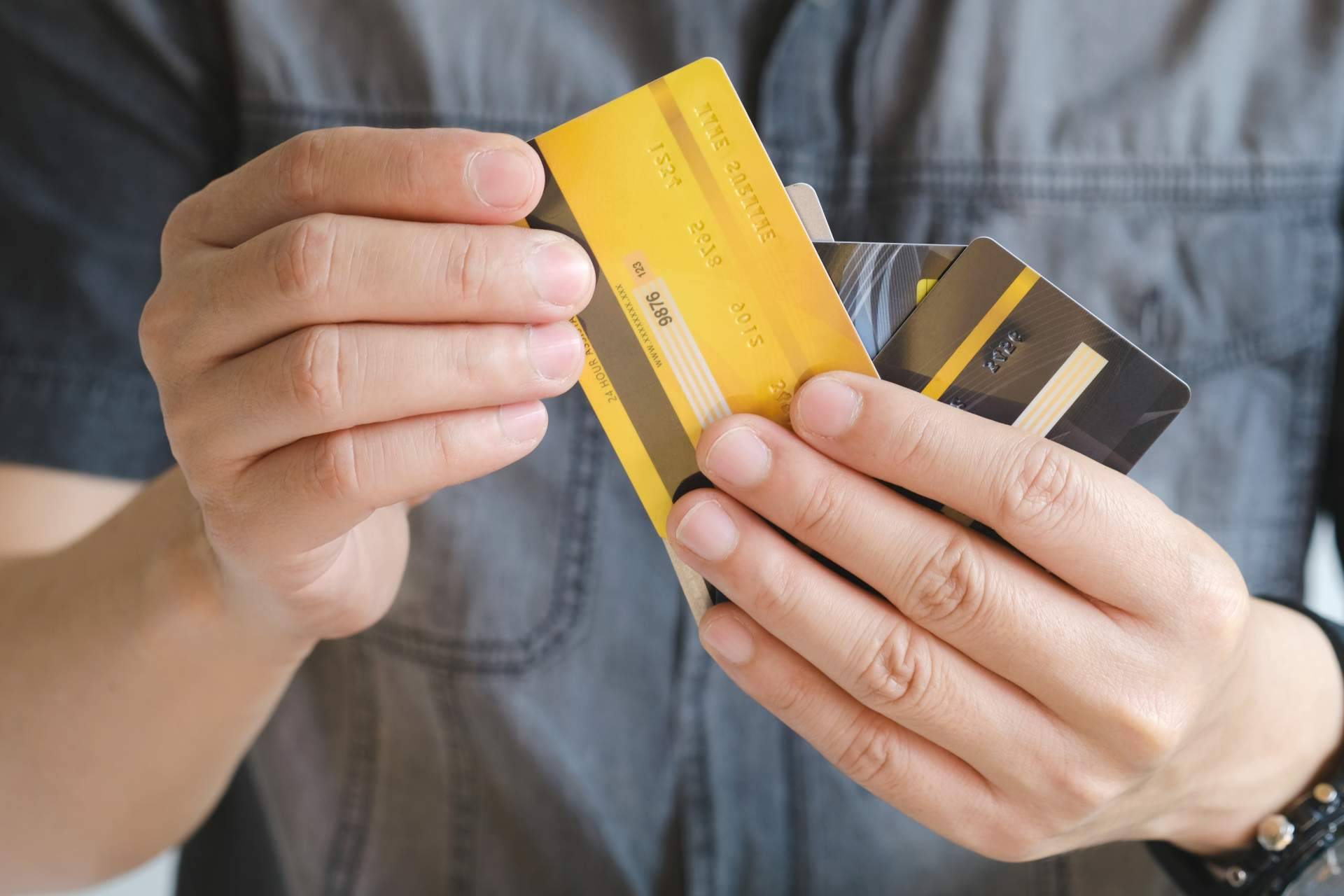 El funcionamiento de la emisión instantánea de tarjetas de crédito con AK Digital