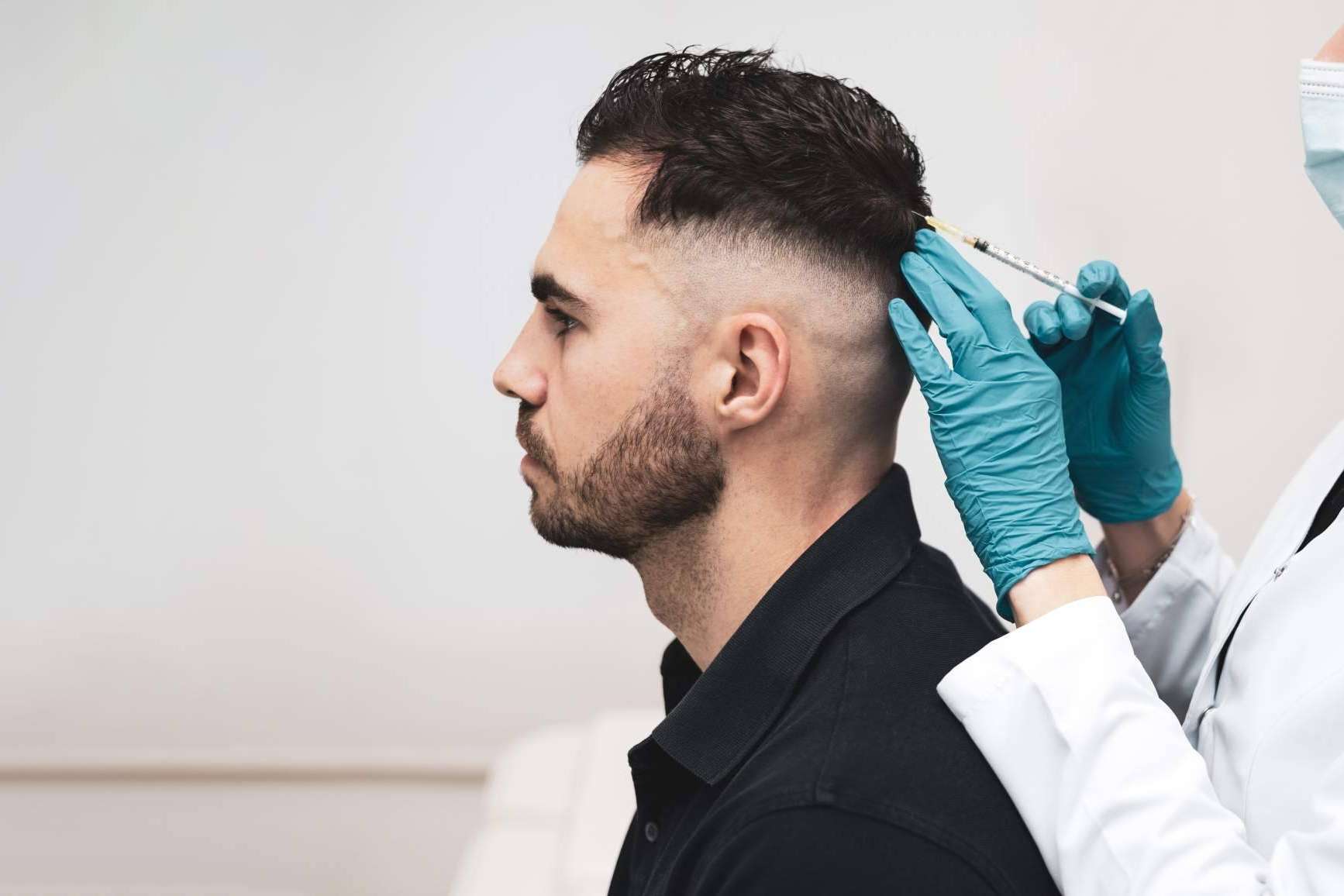 Frenar la caída del cabello con Centro Médico El Pilar y su tratamiento de PRP capilar