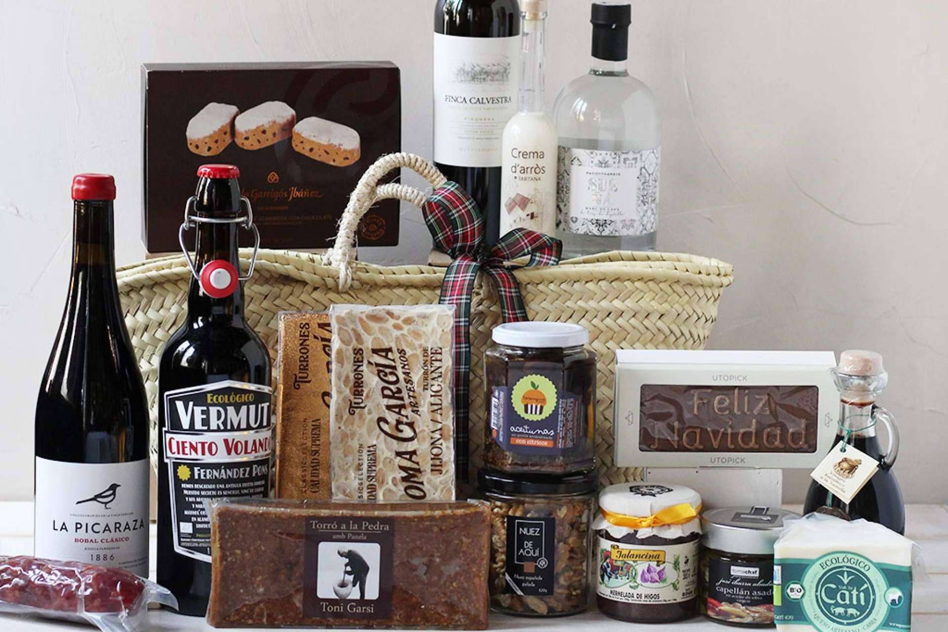 Original CV presenta sus cajas de regalo de Navidad para empresas hechas con productos valencianos