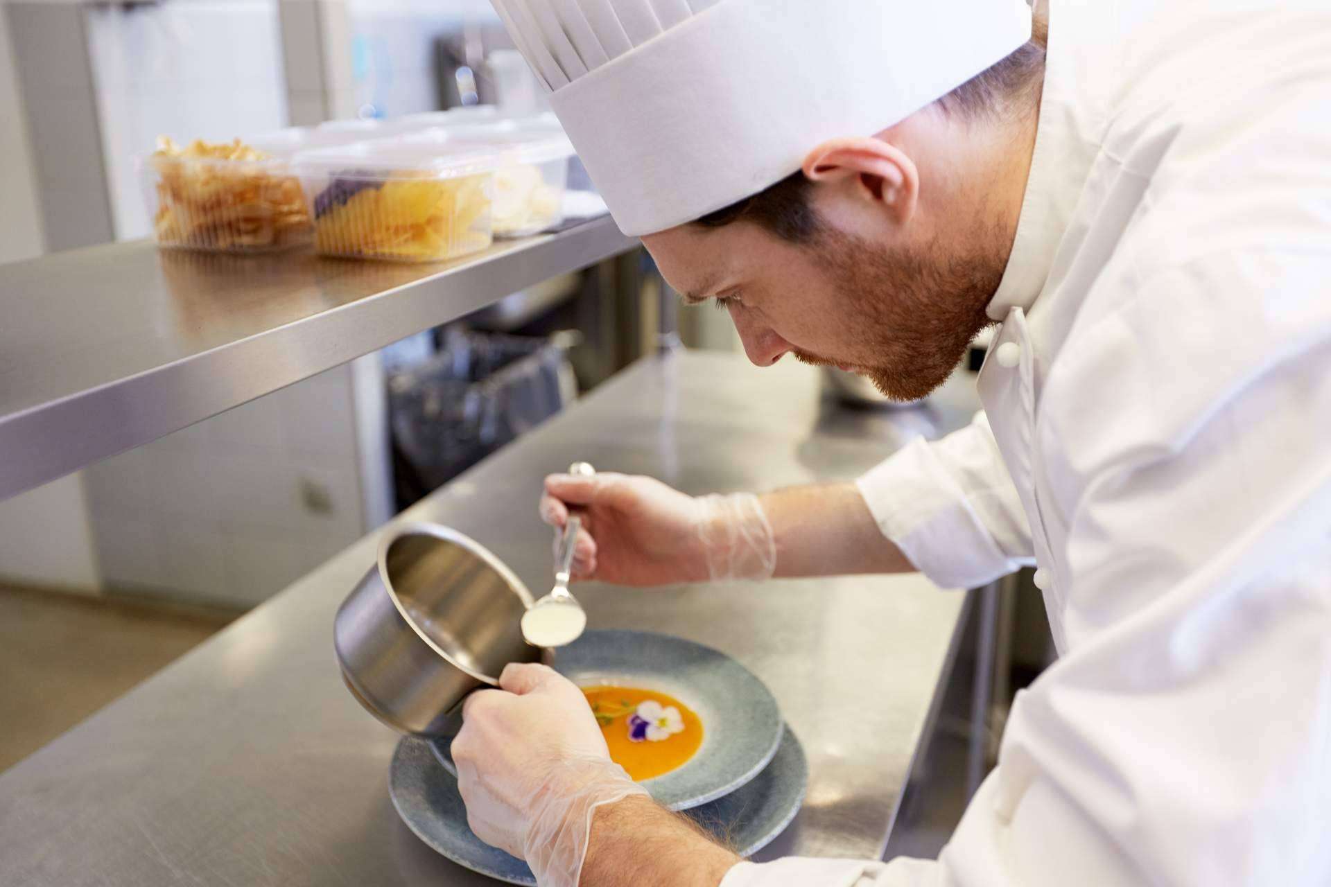Diccionario de cocina “Gastronomía de la A a la Z”, que define el significado de los vocablos gastronómicos del Arte Culinario