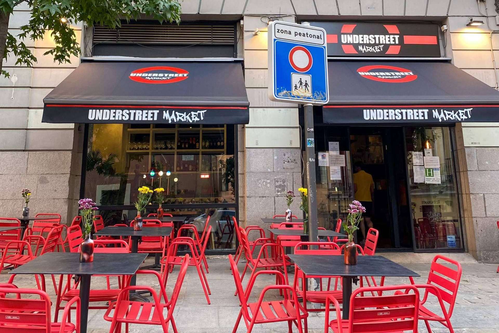 Un mercado gastronómico de Madrid ubicado en el barrio de la Latina es Understreet Market