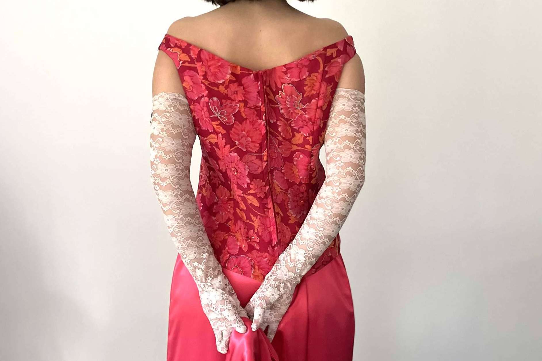 Guantes largos en looks cotidianos, una moda para seguir este invierno