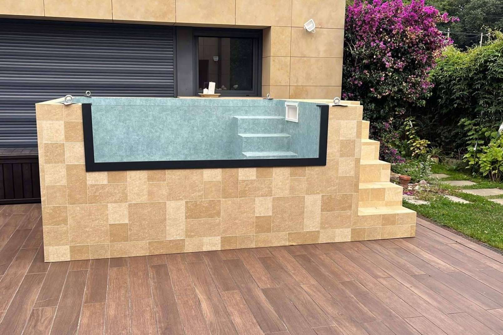 Construcción de piscinas elevadas, de la mano de los especialistas de Esencial Pool