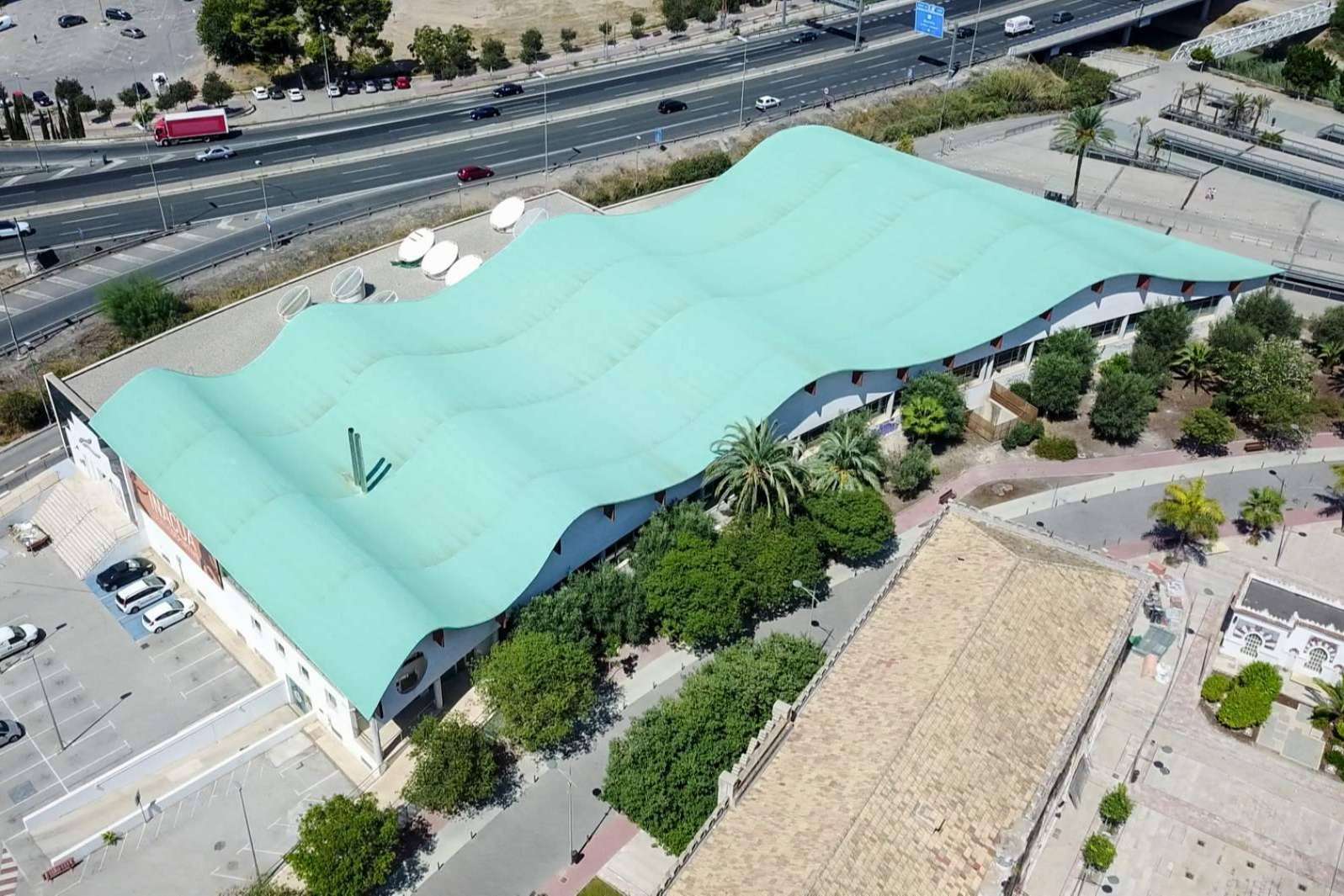 Pacheco Arquitectos se encarga del proyecto arquitectónico Inacua, un centro acuático en Murcia