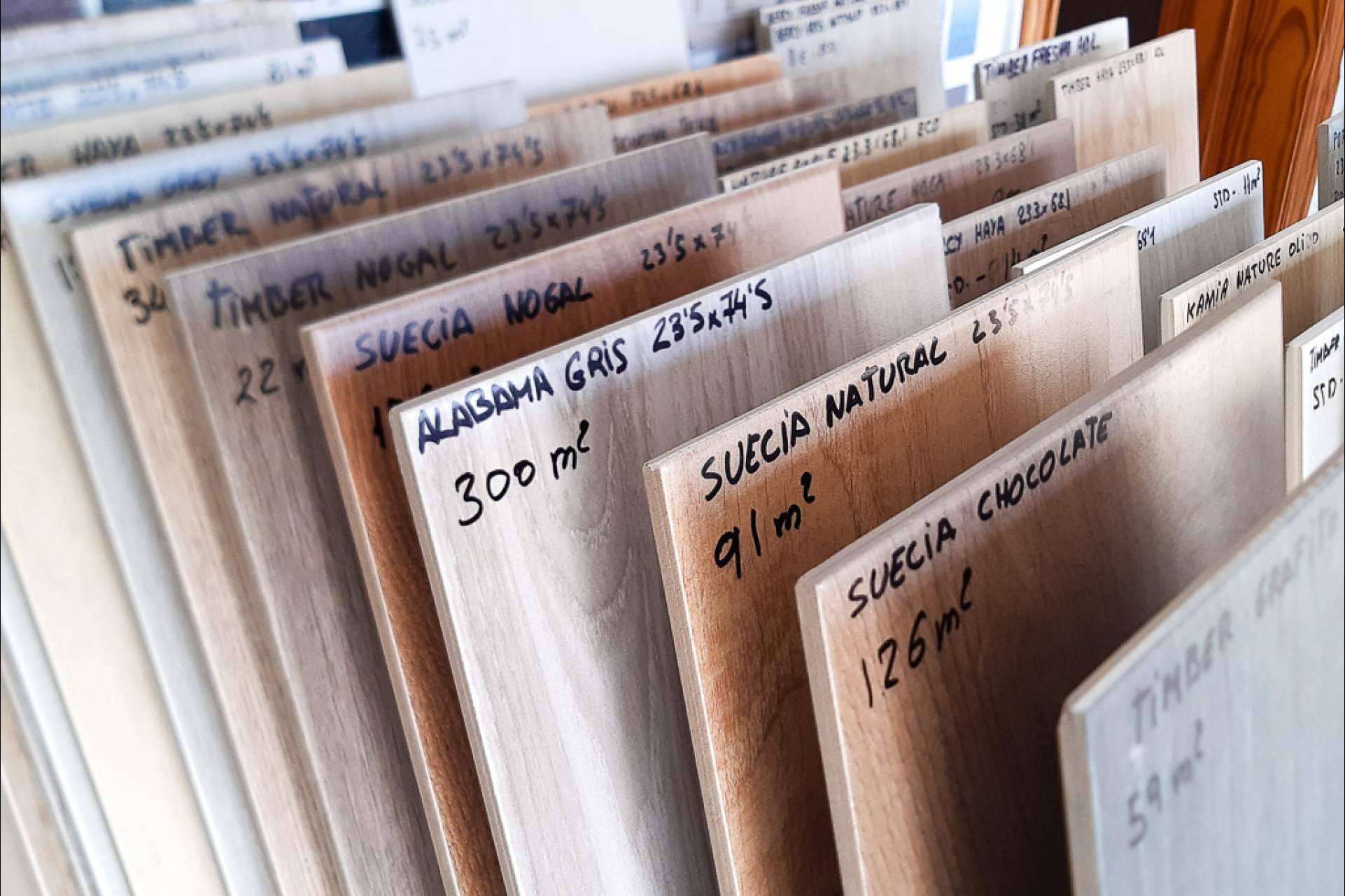Visitar el catálogo de azulejos de primeras marcas nacionales en liquidación que brinda Artegres
