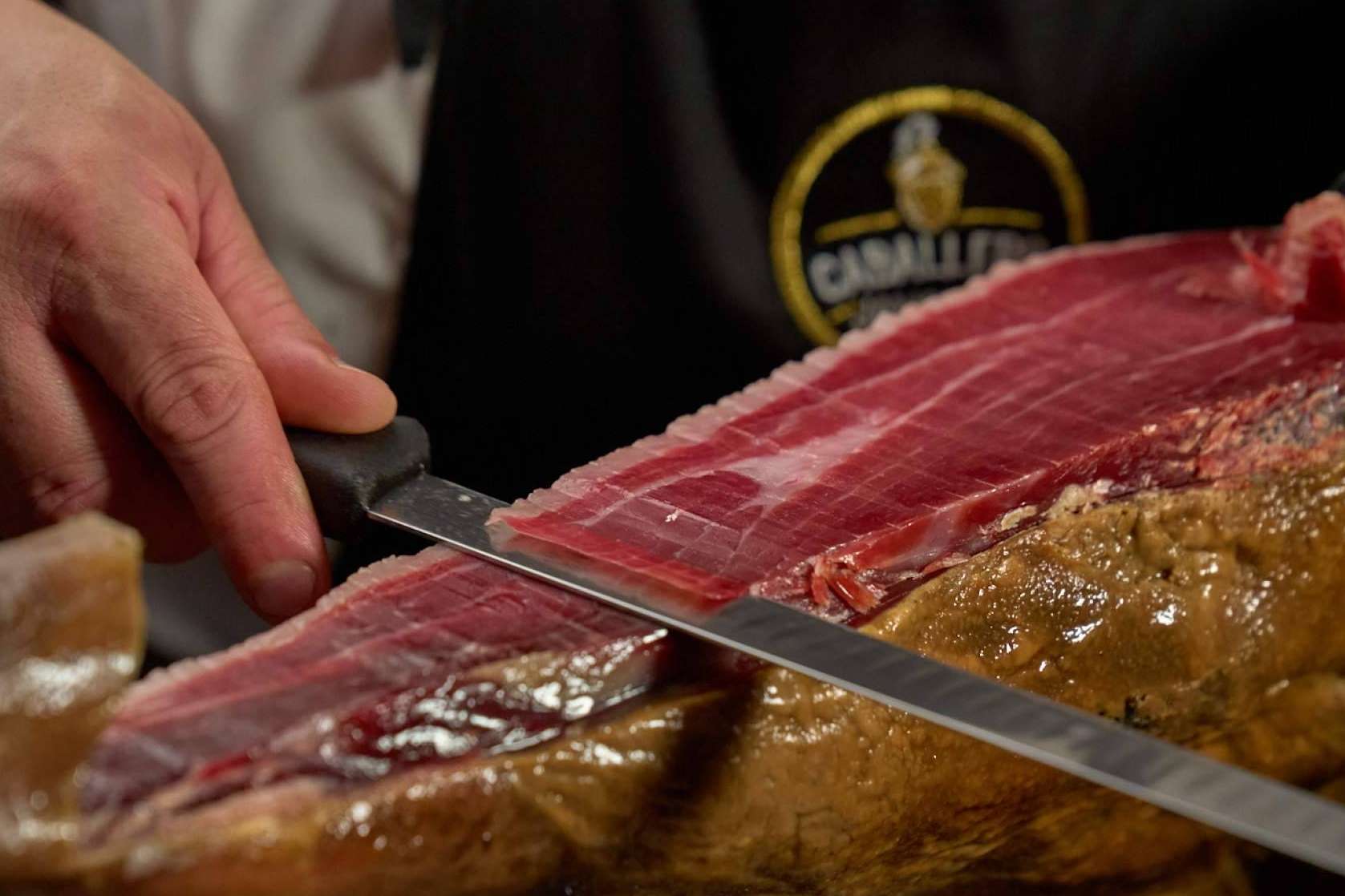 Jamón bellota 100% ibérico de la mano de Jamones Caballero