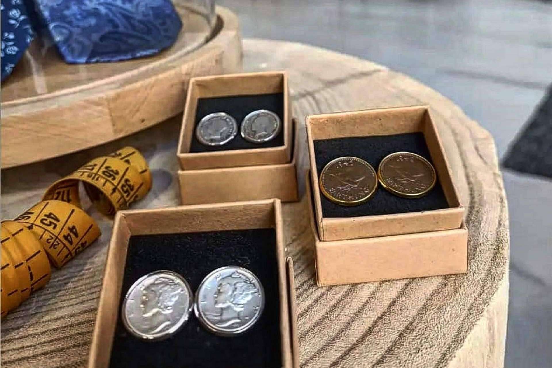 Una opción perfecta para los regalos de Navidad, los elegantes gemelos de la marca Genumis