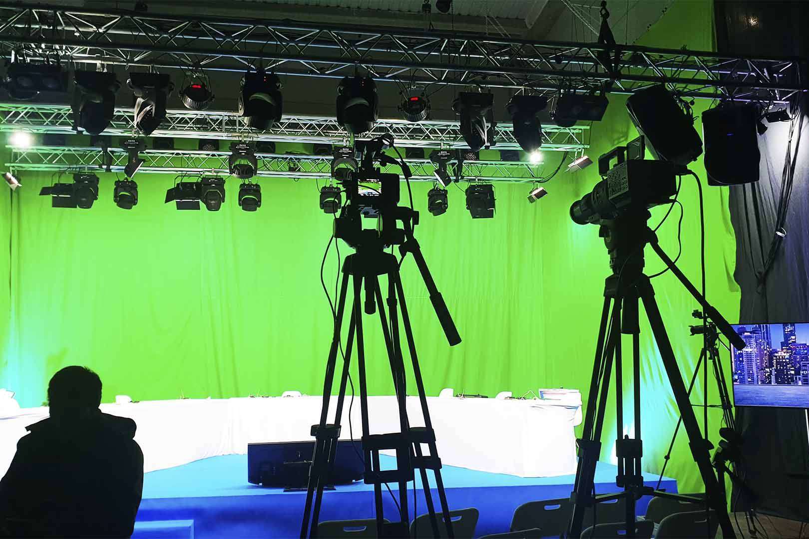 Servicios de alquiler de plató y espacios para rodajes, videoclips, publicidad, cine, tv, en las instalaciones de DCPRO S.L.