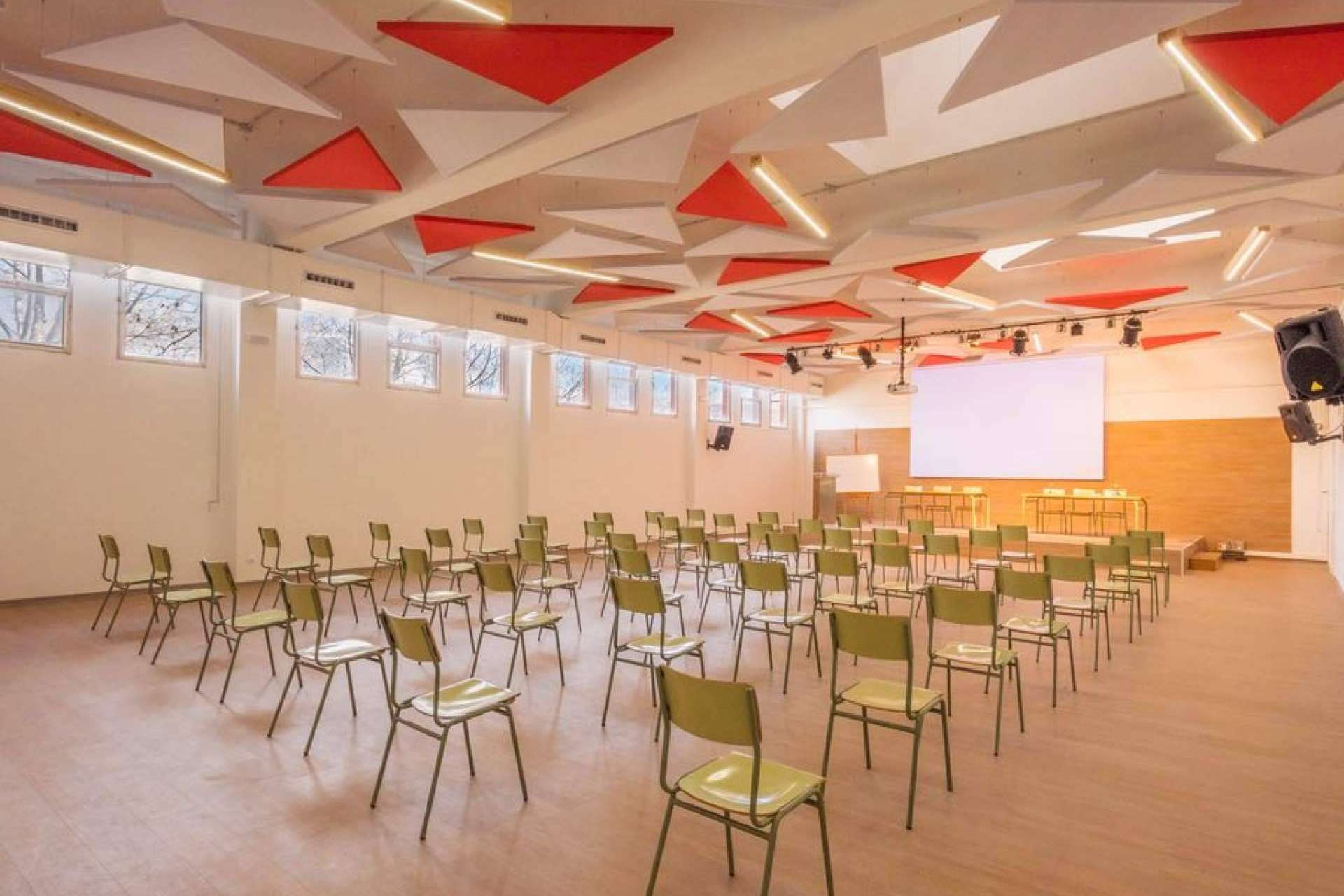 Mejorar el bienestar acústico en los centros educativos