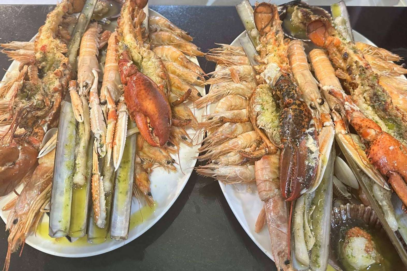 La marisquería Rías Baixas Pulpería ofrece una experiencia gastronómica mediterránea