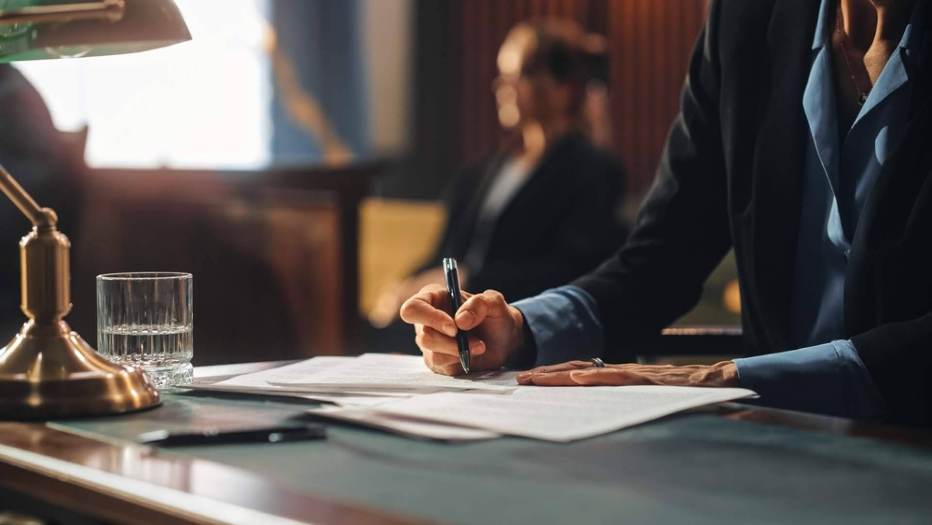 Un juez perdona 45.432 € a un hombre de Madrid que cayó en una espiral de deudas por micropréstamos