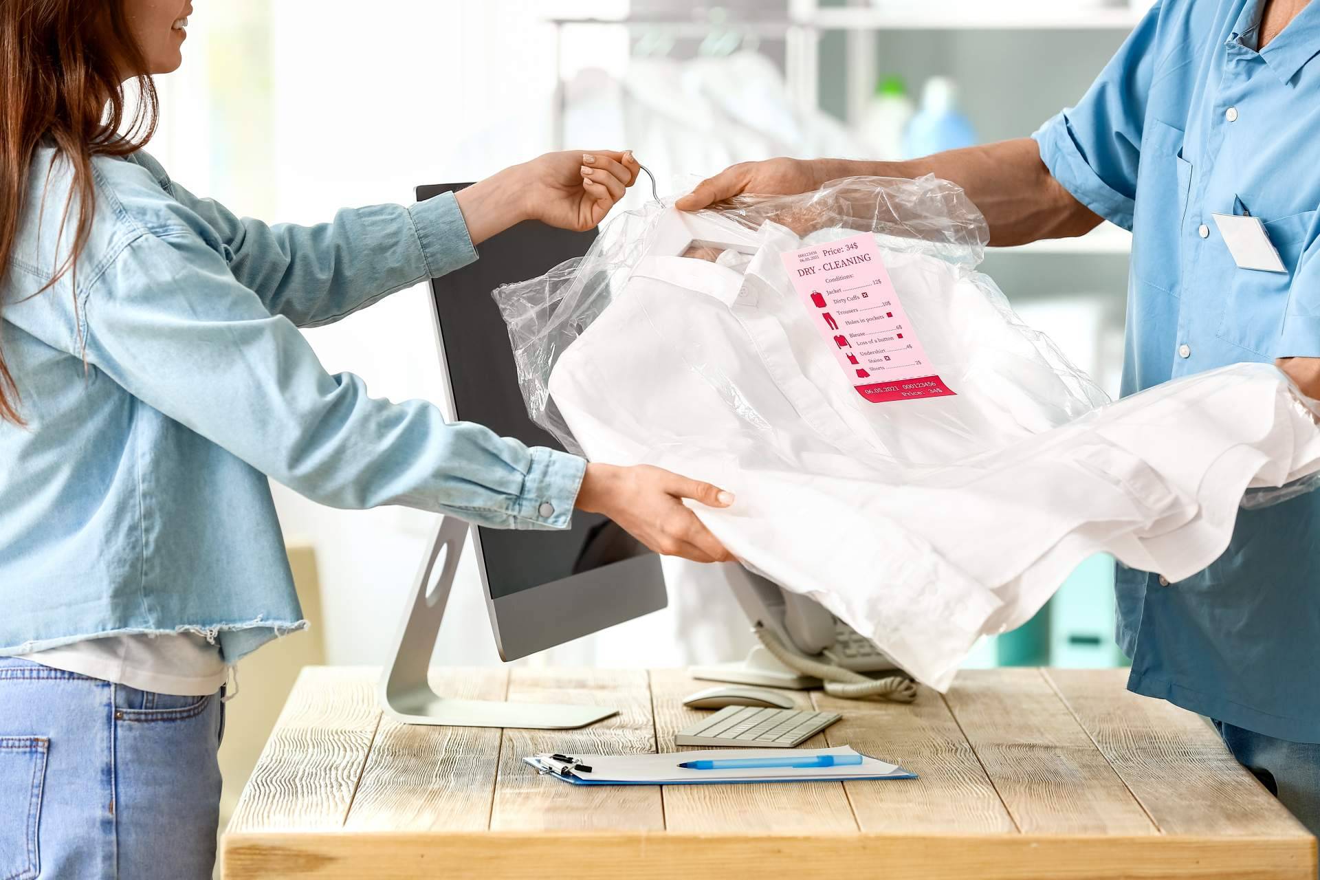 En Madrid, Tintorería Belina dispone de servicio de limpieza de trajes Belstaff y Barbour y otras muchas prendas