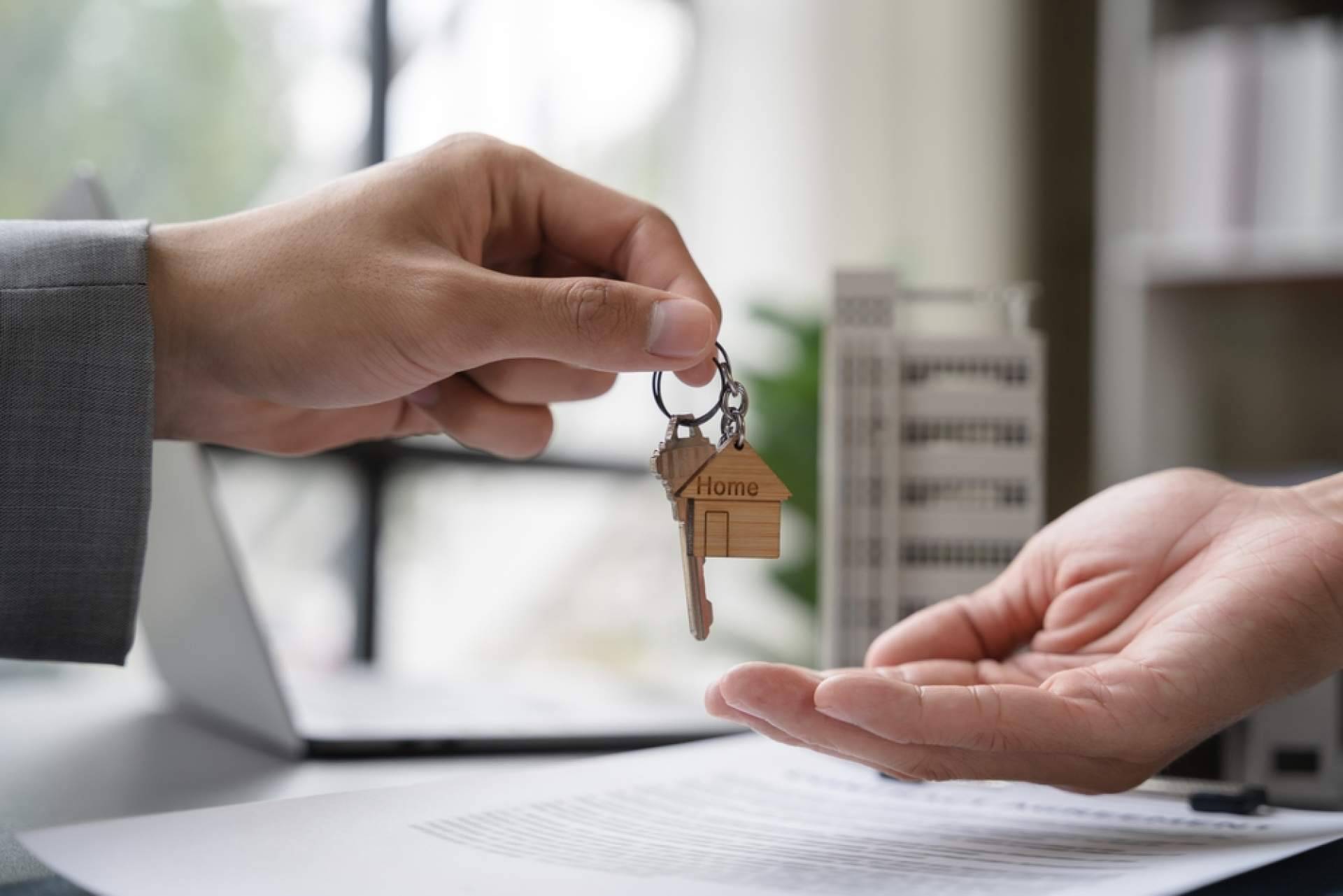 Entender el punto de vista fiscal sobre la compra de una vivienda en España por no residentes, gracias a Consultax