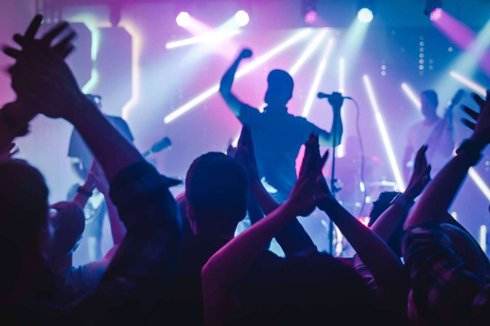 La agencia Peculiar es experta en contratar cantantes para eventos