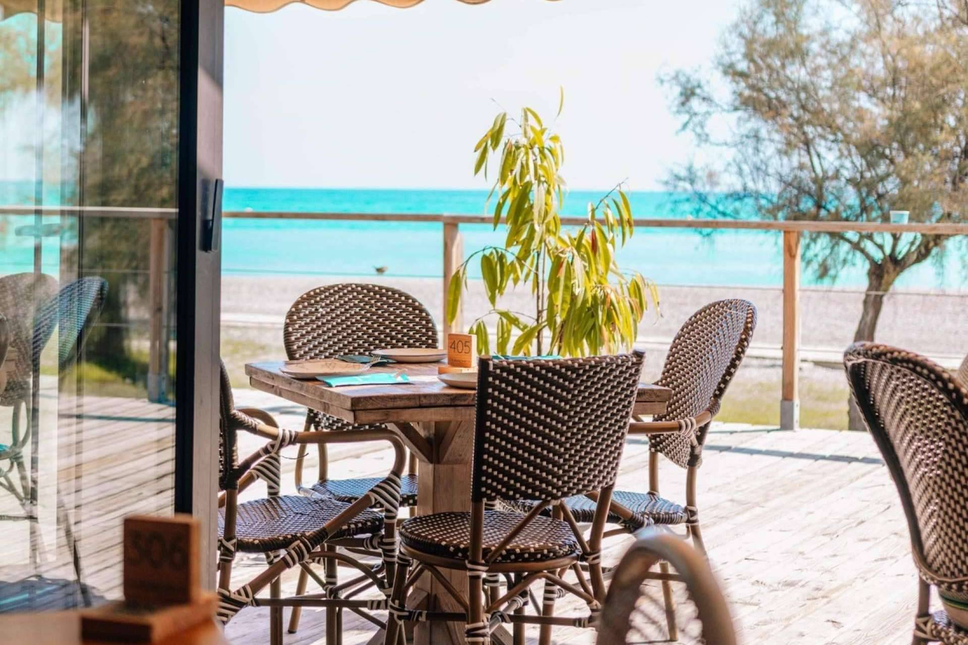 Saborear la gastronomía de PLAYACHICA en primera línea de playa de Benicàssim