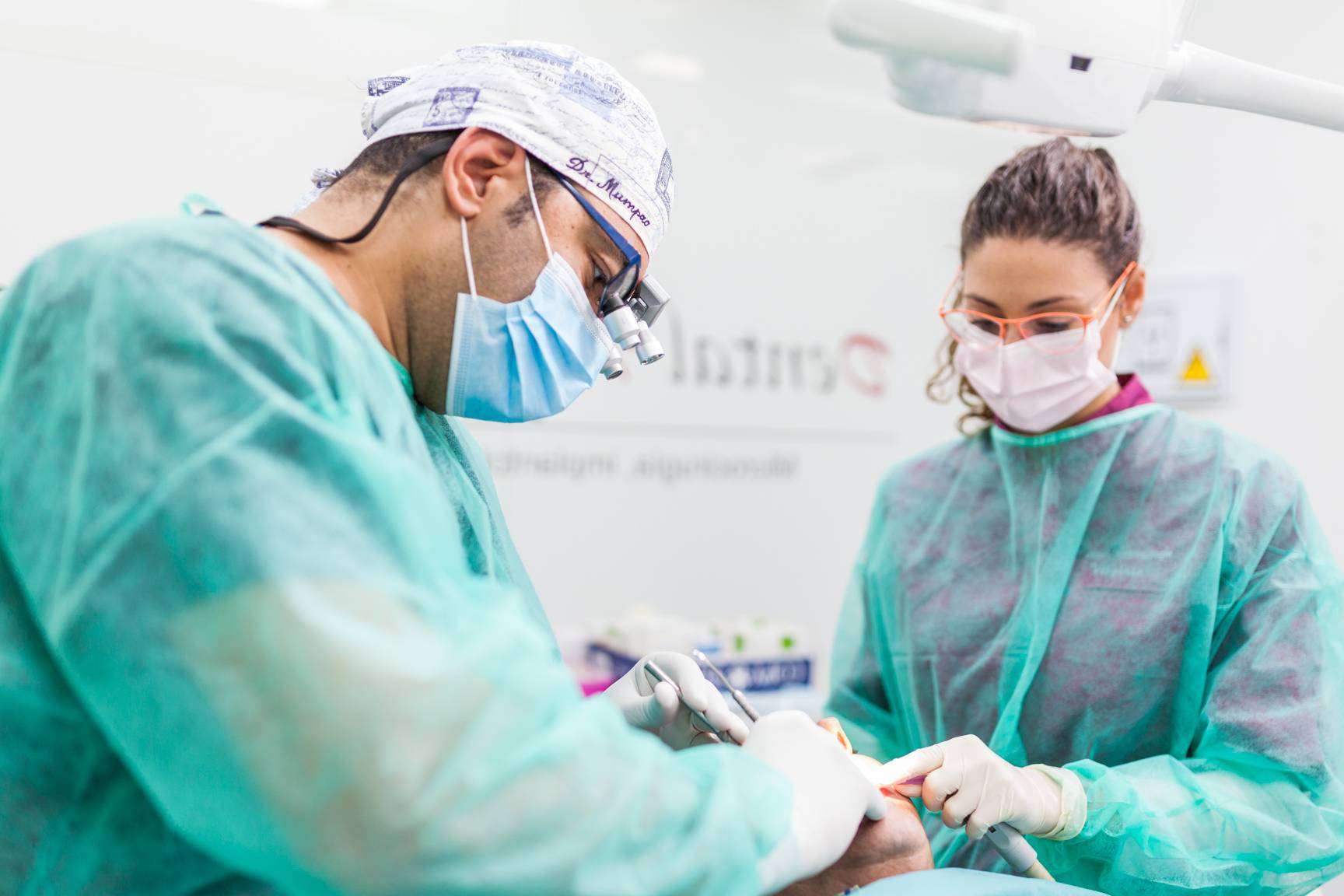 Dental Implantologie ofrece a sus pacientes un diagnóstico detallado y presupuestos personalizados