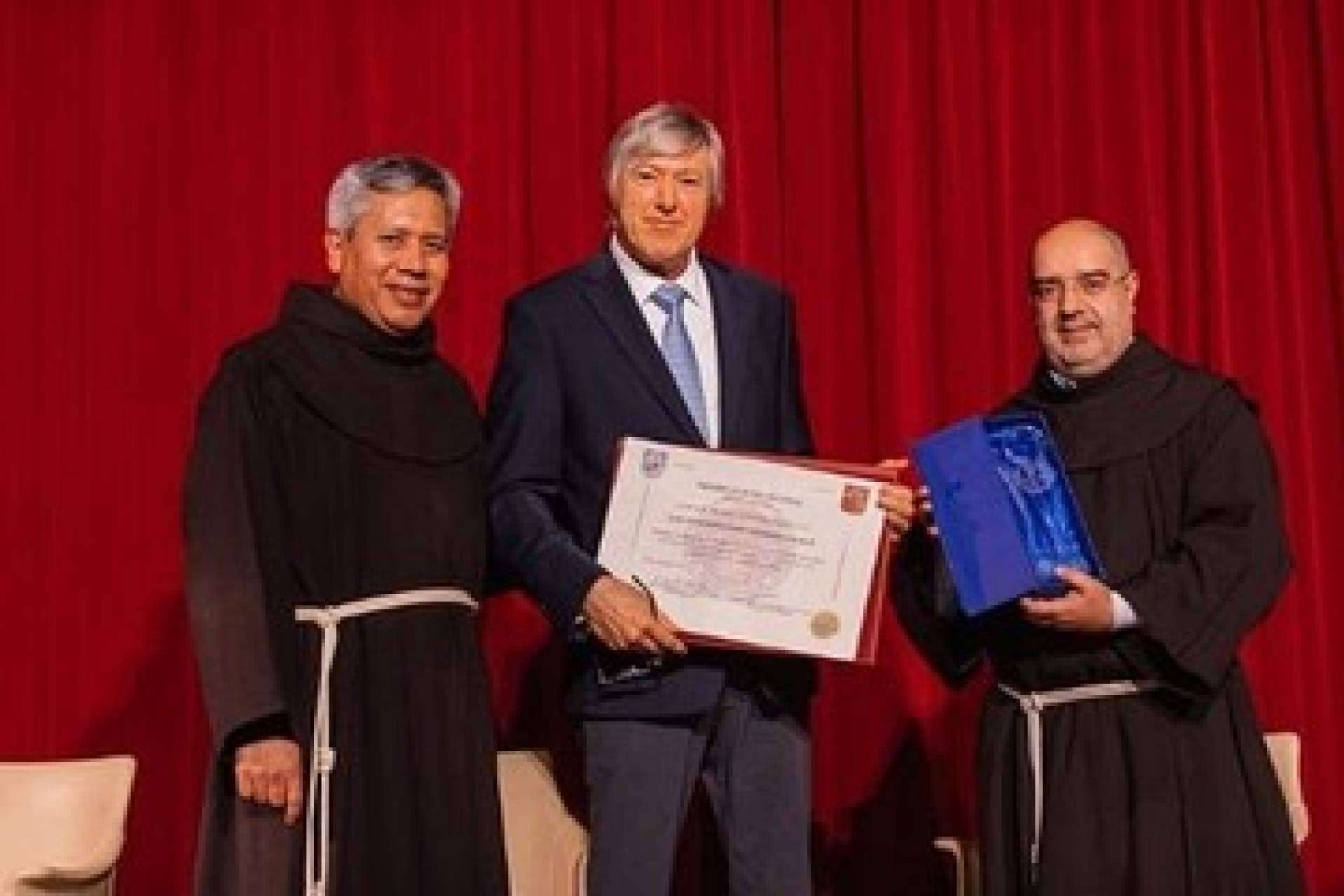 El Premio San Francesco, entregado a Alejandro G. Roemmers