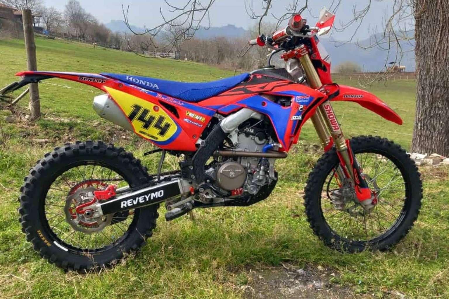 Amplia variedad de adhesivos motocross en ADHESIVOSEMBARRADOS