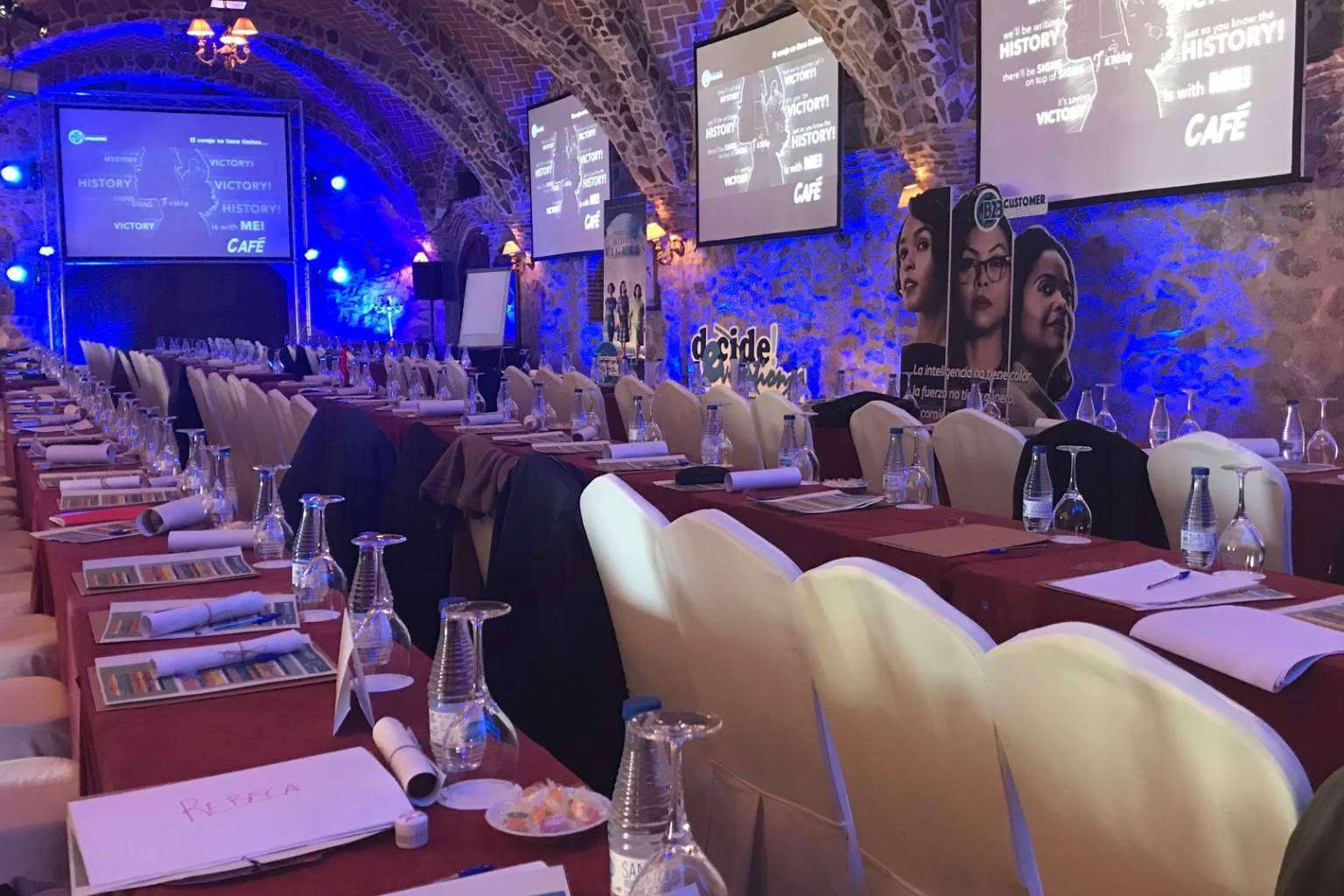 ¿Qué tipos de eventos corporativos que se pueden realizar en Aldea Santillana?