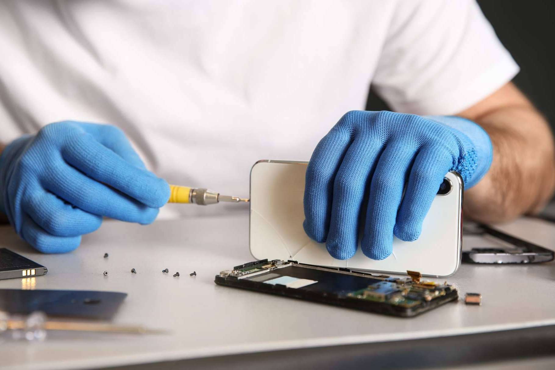 ¿Dónde encontrar un repuesto de placa base iPhone 12 Pro? Impextrom