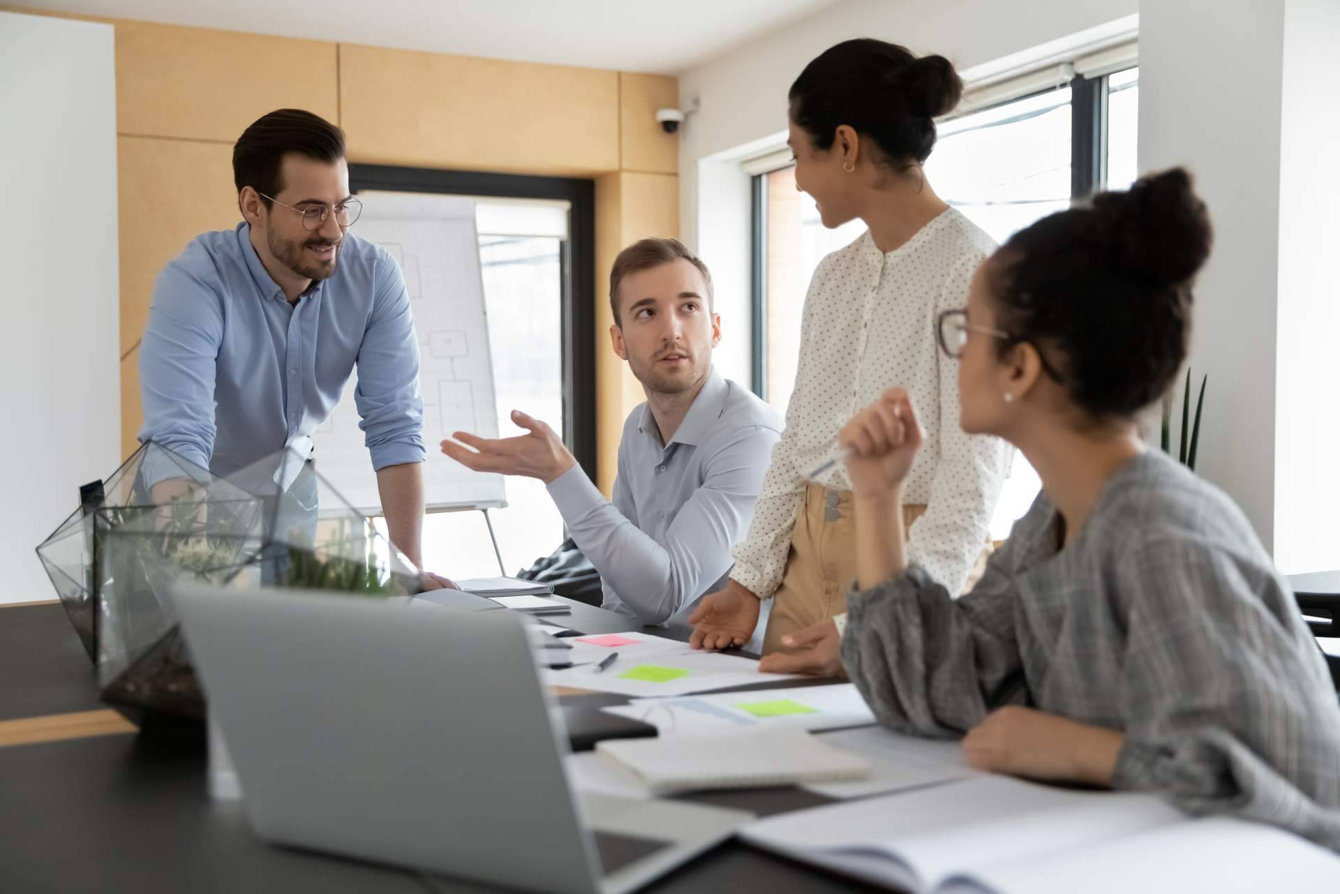 ¿Qué es prioritario en la dirección de recursos humanos en una empresa de menos de 50 trabajadores?