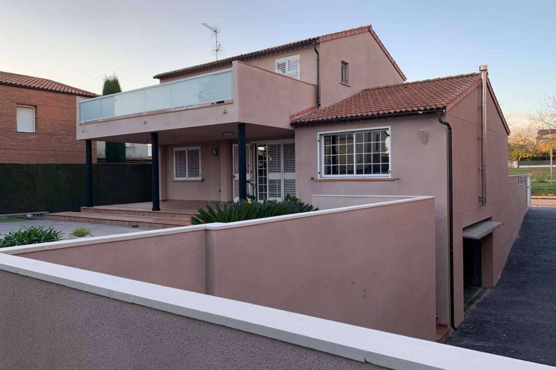 Corcho proyectado KliuCork®, la solución ecológica y polivalente que ofrece Kliu Solutions para la confortabilidad del hogar