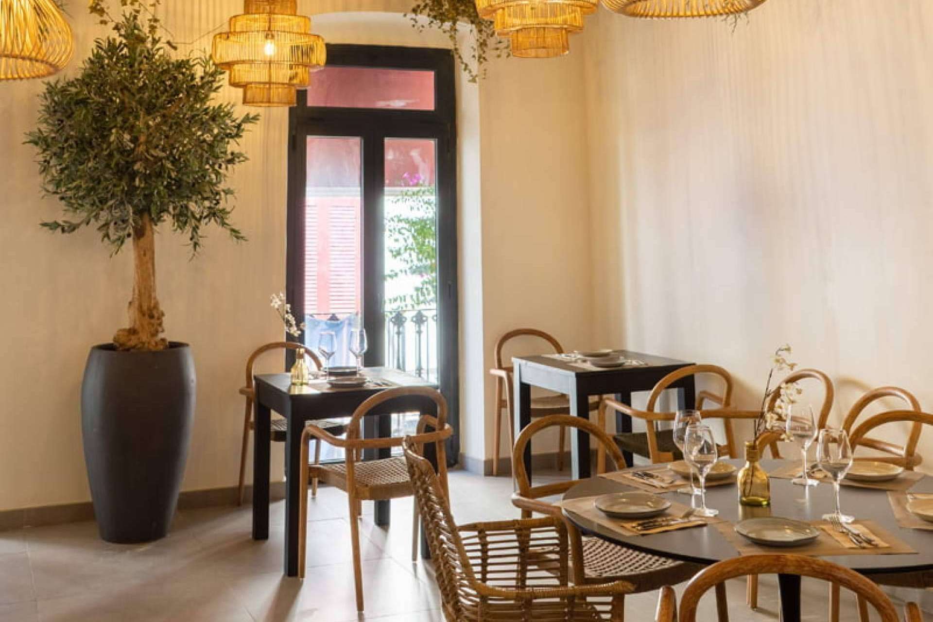 BarTomeu es un lugar en el que disfrutar de brasa y tapas en Sitges