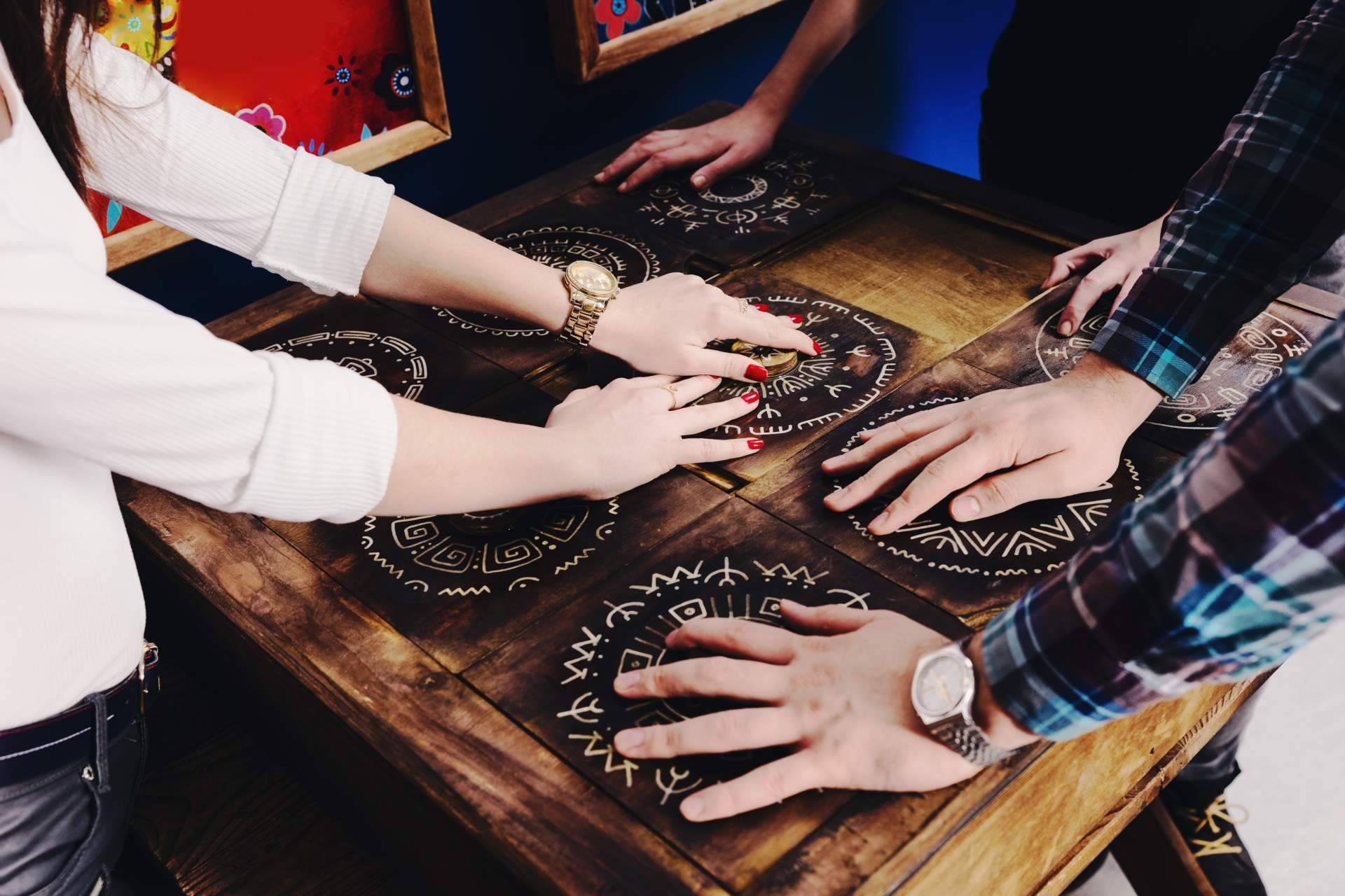 La adrenalina del juego de escape portátil a domicilio, de la mano de Enigma Exprés