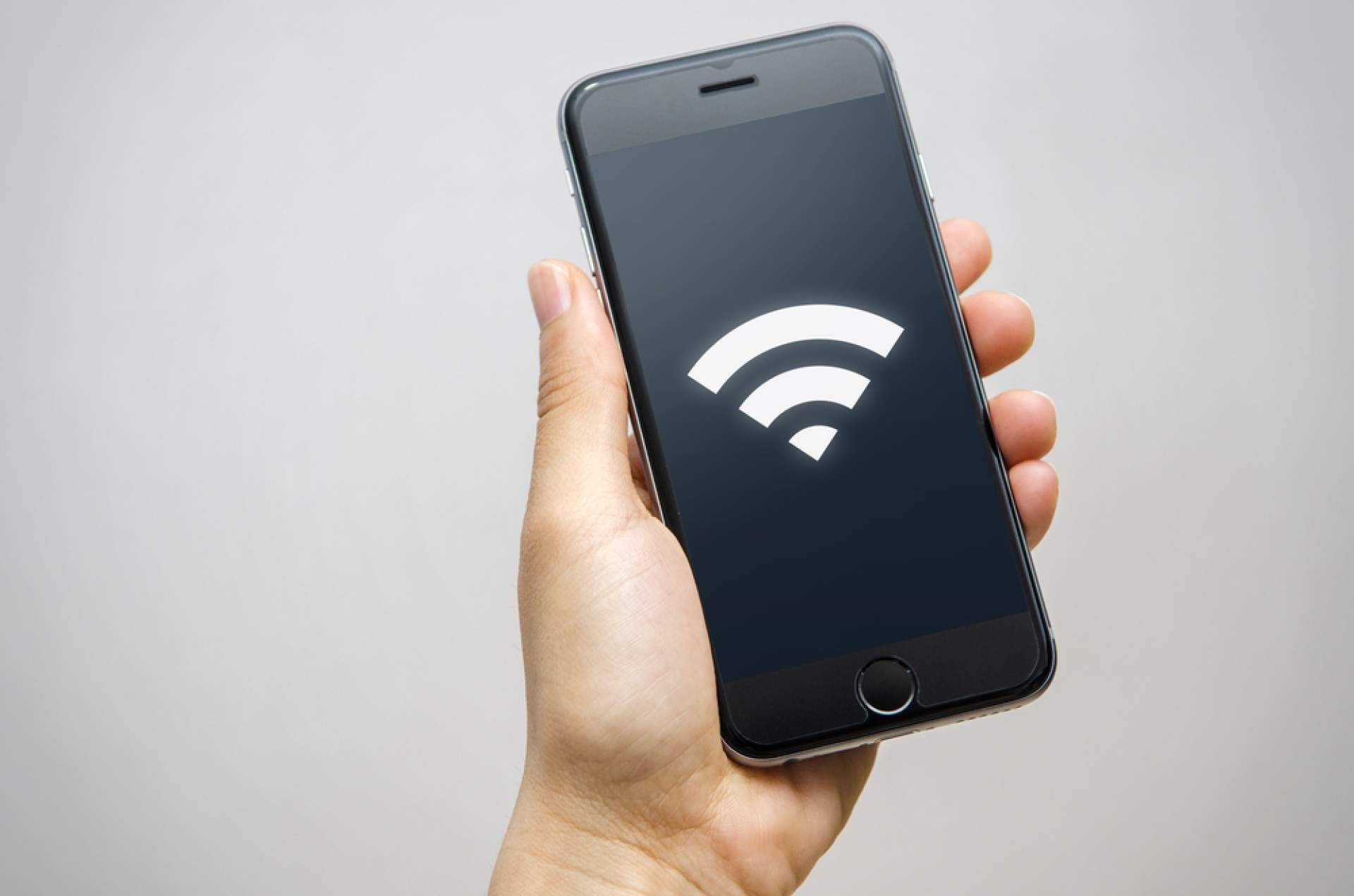 Mejorar cobertura móvil 5G en naves industriales de la mano de Lamartel