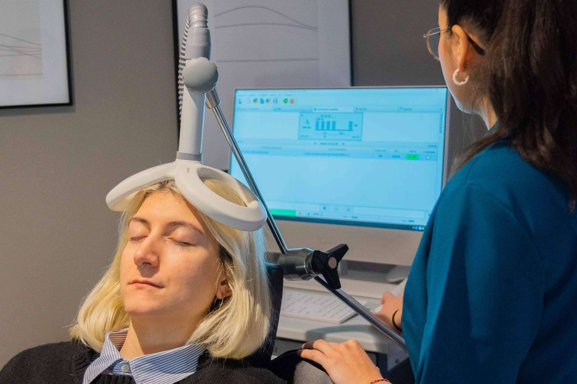 Avances en la estimulación magnética transcraneal profunda, con los profesionales de NEUROMODULACIÓN ZARAGOZA