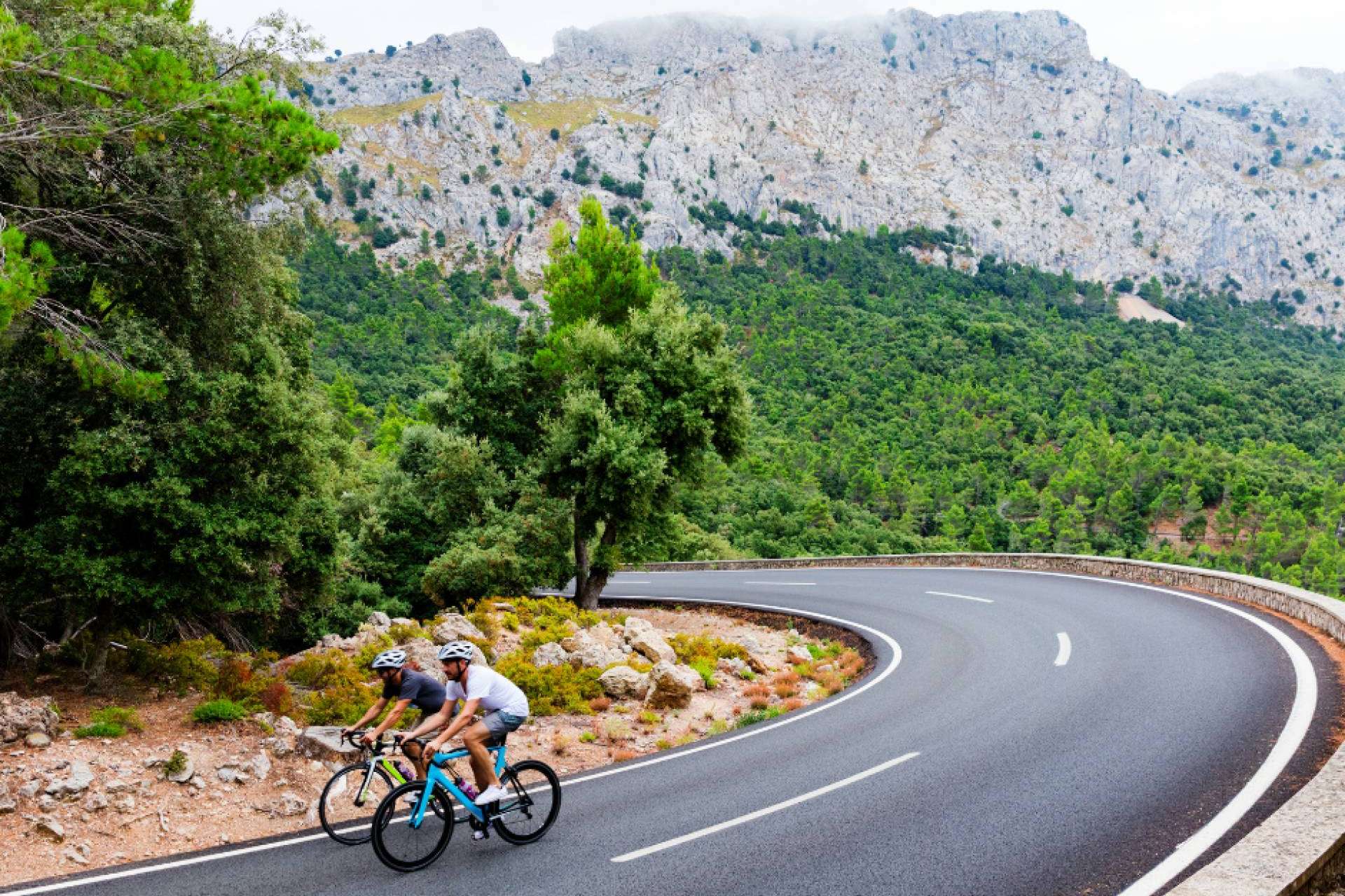 Mallorca, un gran paraíso mediterráneo para practicar ciclismo y deportes acuáticos, por Apartamentos Ponent