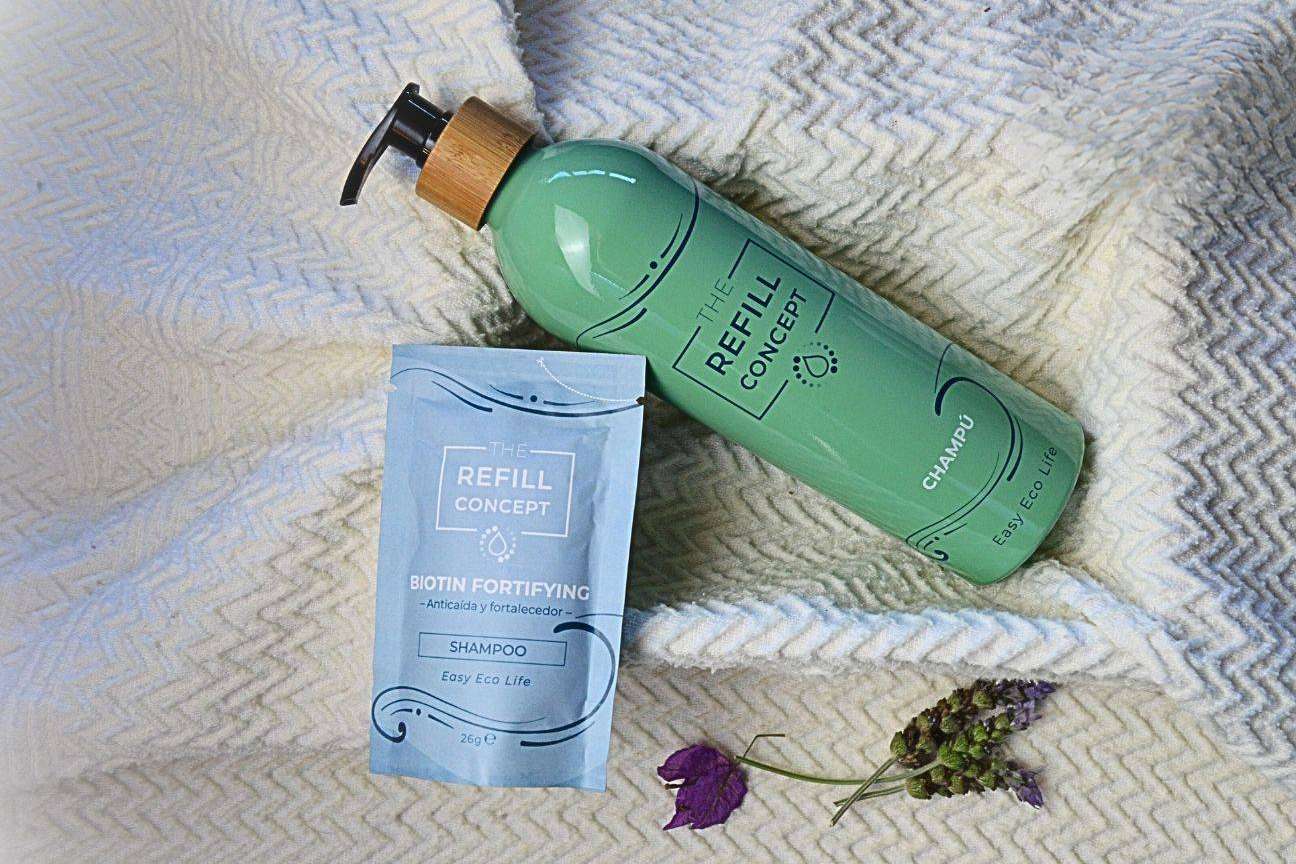 La gama de champús y geles líquidos que no requieren envases de plástico de The Refill Concept