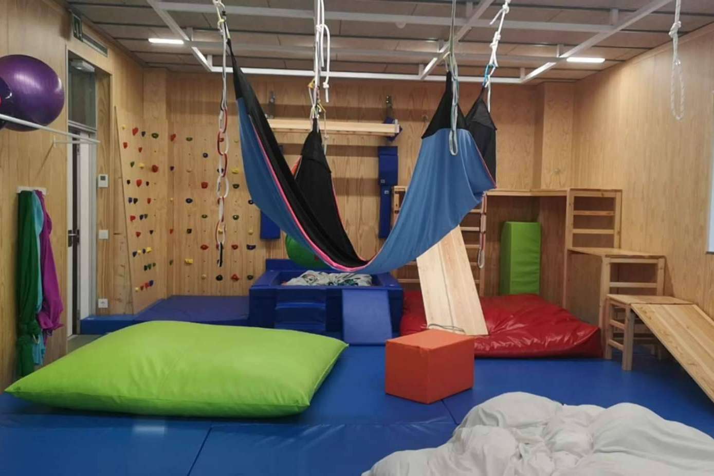 Equipamientos Tamdem para salas de terapia y psicomotricidad infantil