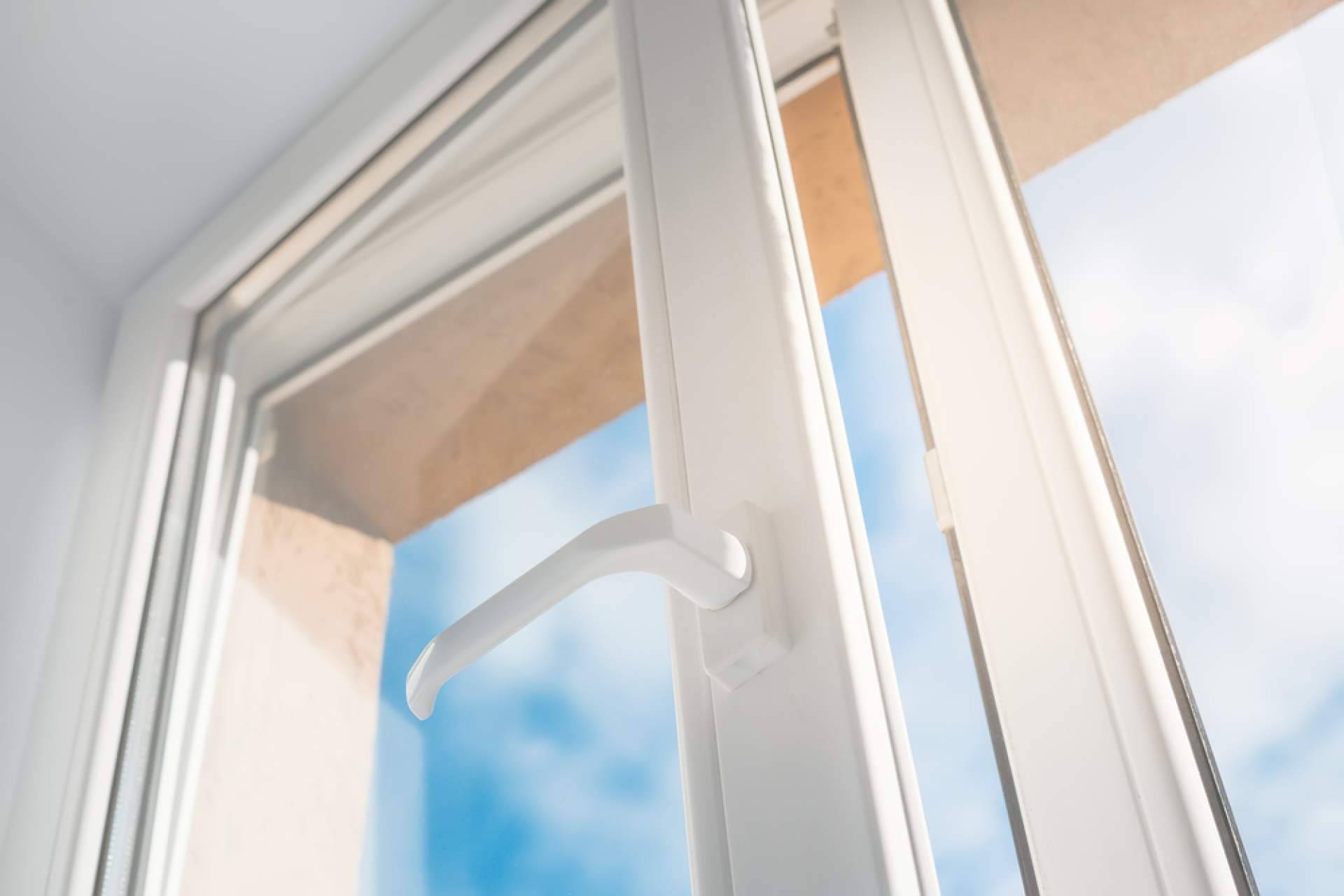 Opciones de ventanas Kömmerling en Madrid con Alulosa