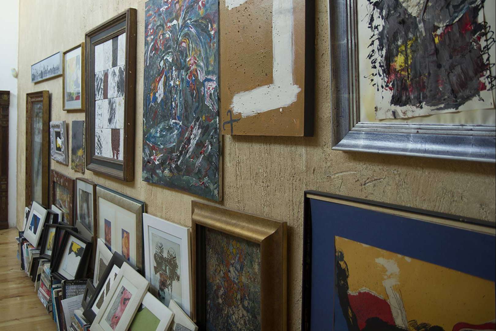 Espacio para celebrar exposiciones de arte, en Hugo Caro