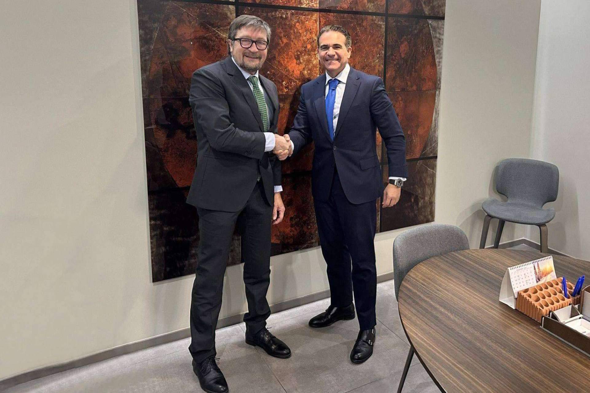 La adquisición de Comunicaciones Reunidas SL por Praxya Group