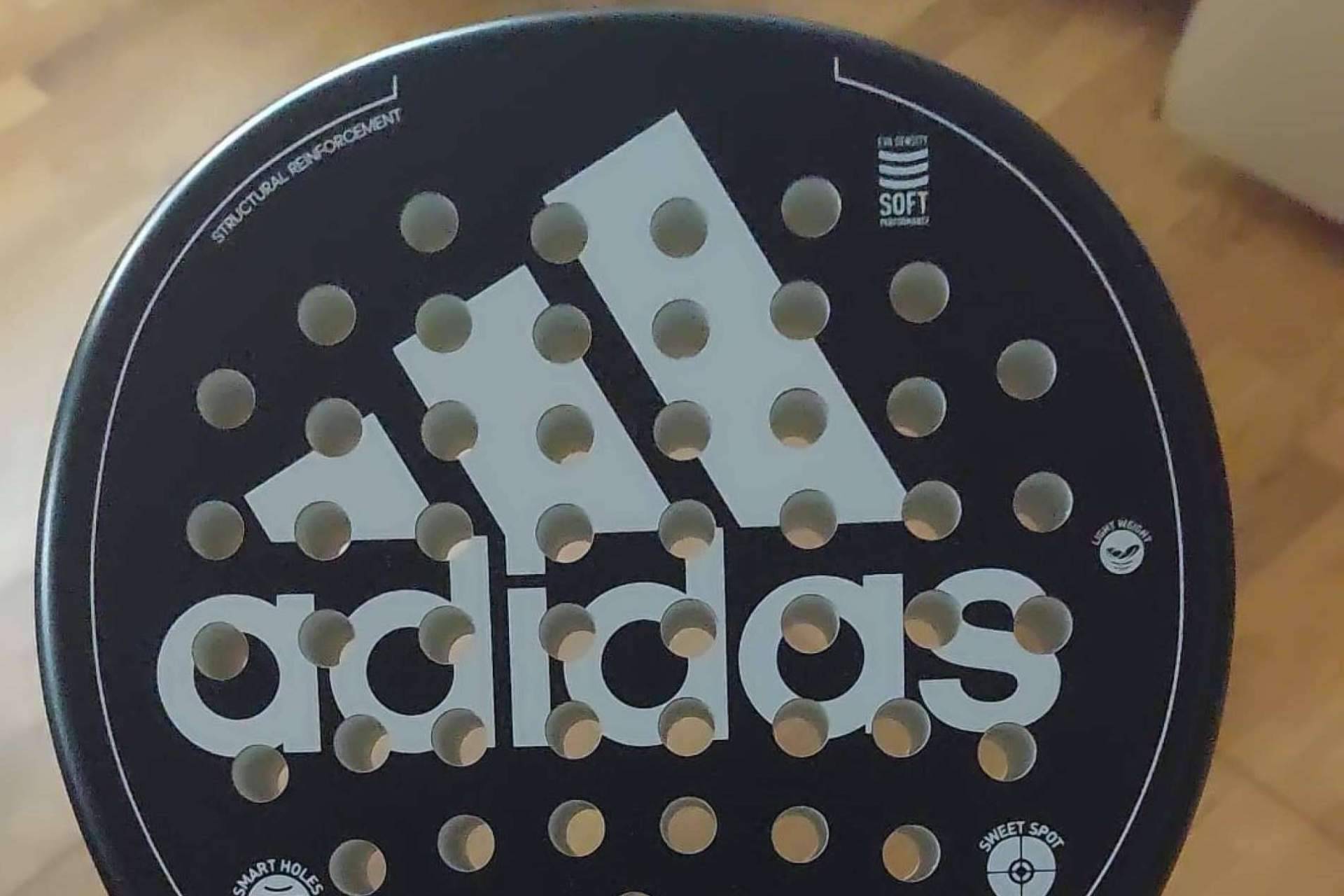 Padel Miraflores ofrece una nueva línea de palas Adidas 2024 con precios asequibles
