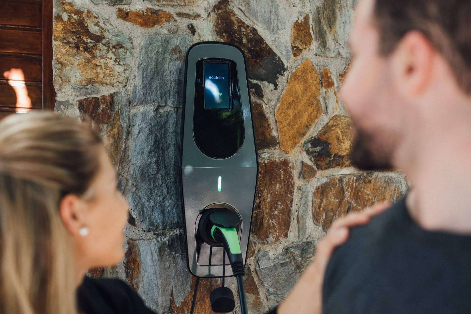 Ecotech pone a disposición ICON SOLO, un cargador para vehículo eléctrico diseñado y fabricado íntegramente en España
