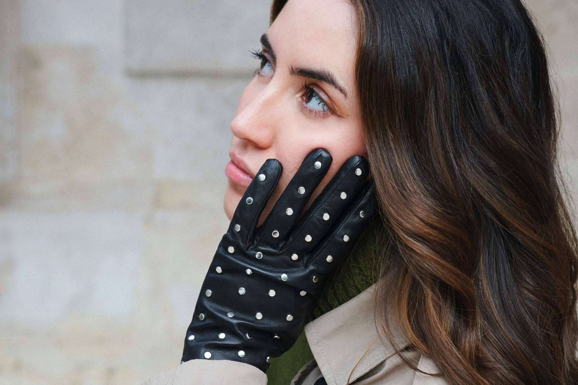 Santacana, guantes de mujer que destacan por su calidad y su estilo atemporal