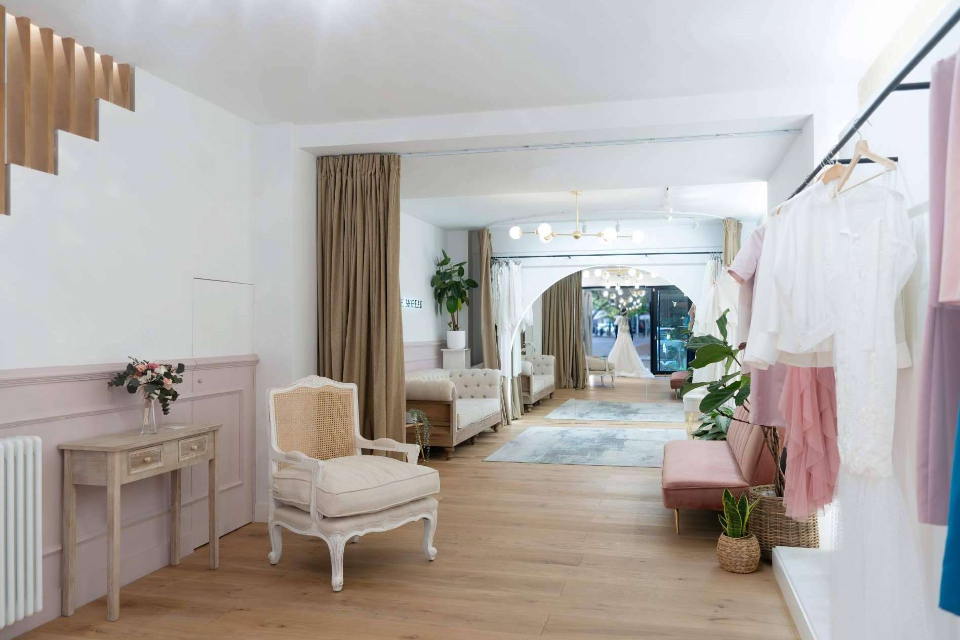 La diseñadora de vestidos de novia Valérie Moreau abre su nuevo Atelier en Madrid