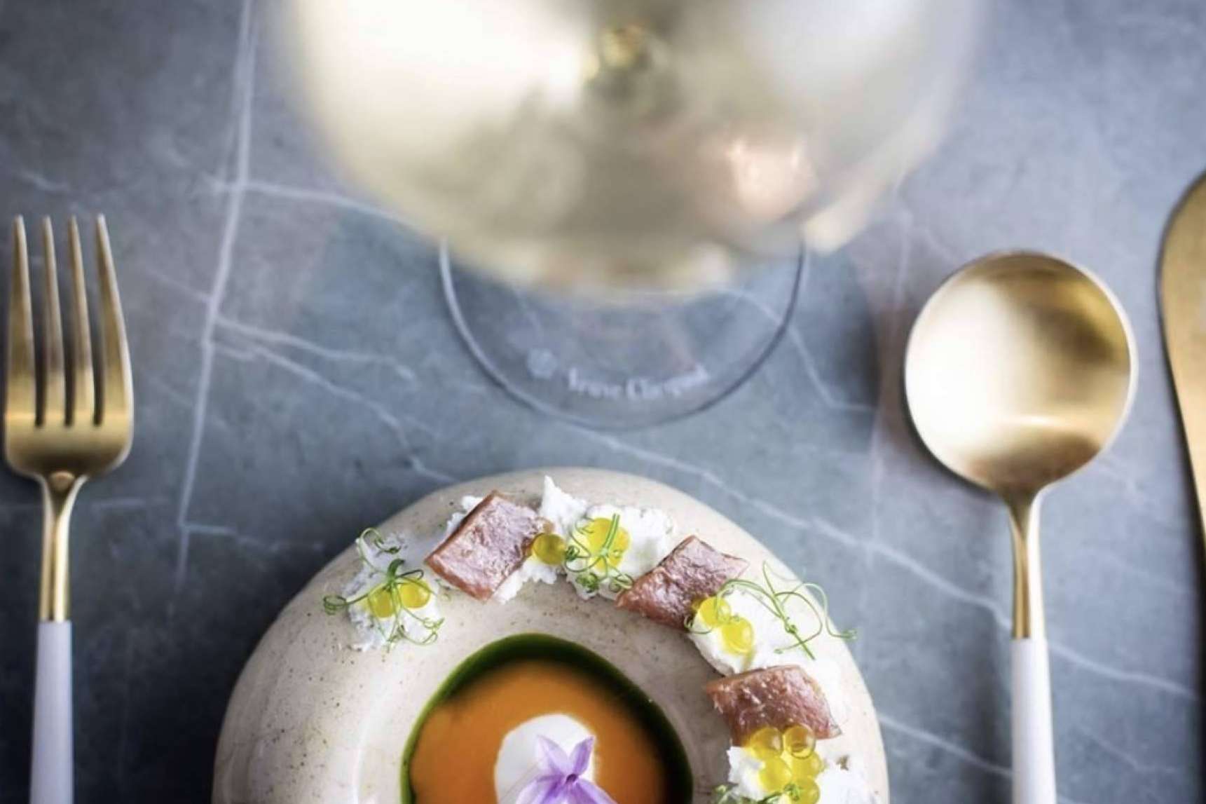 Degustar la cocina de autor de Espacio UMA con un cuidado maridaje en un menú degustación sorpresa