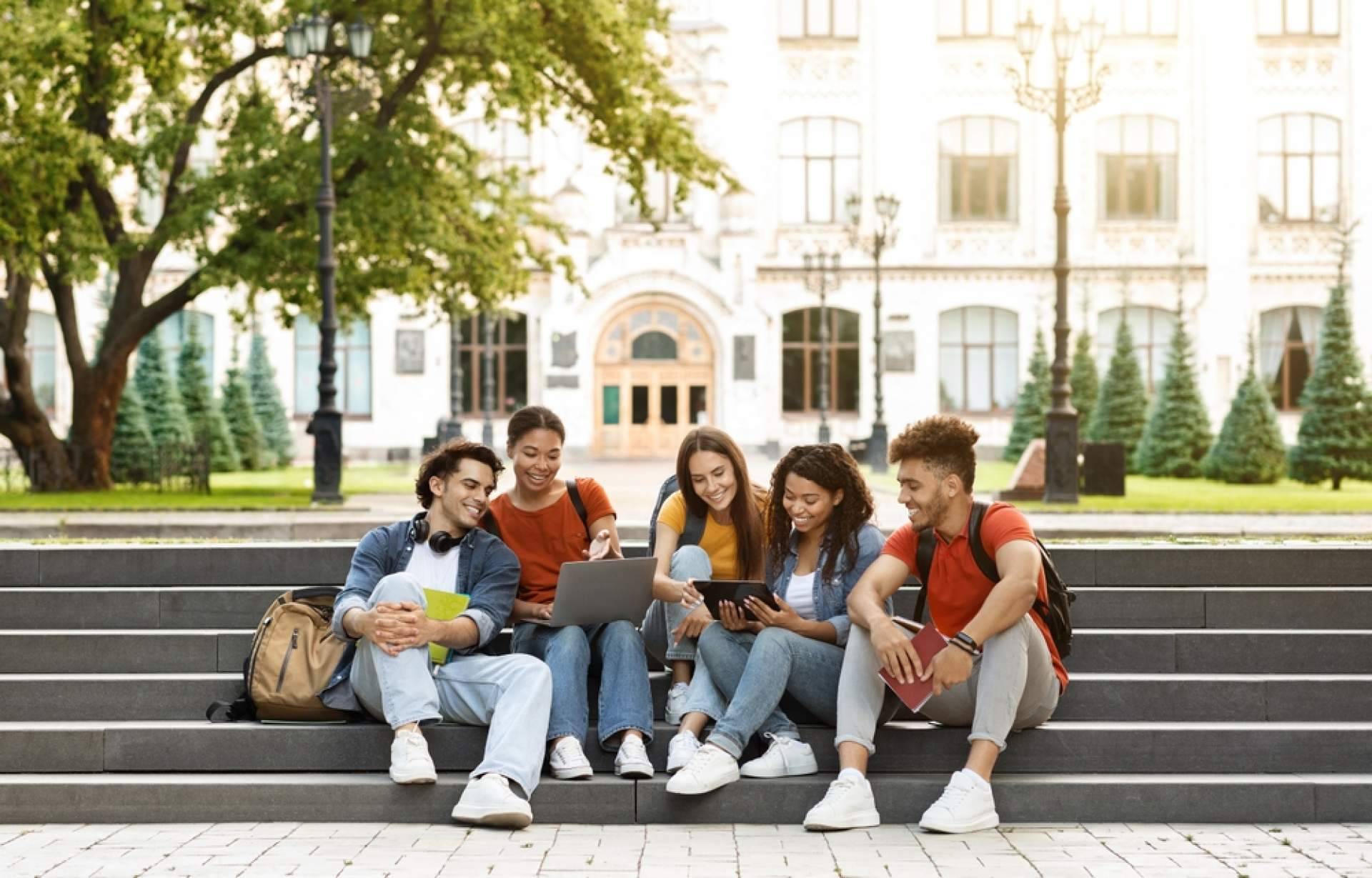 Gestión de la acreditación para profesorado universitario con Ayuda Universitaria