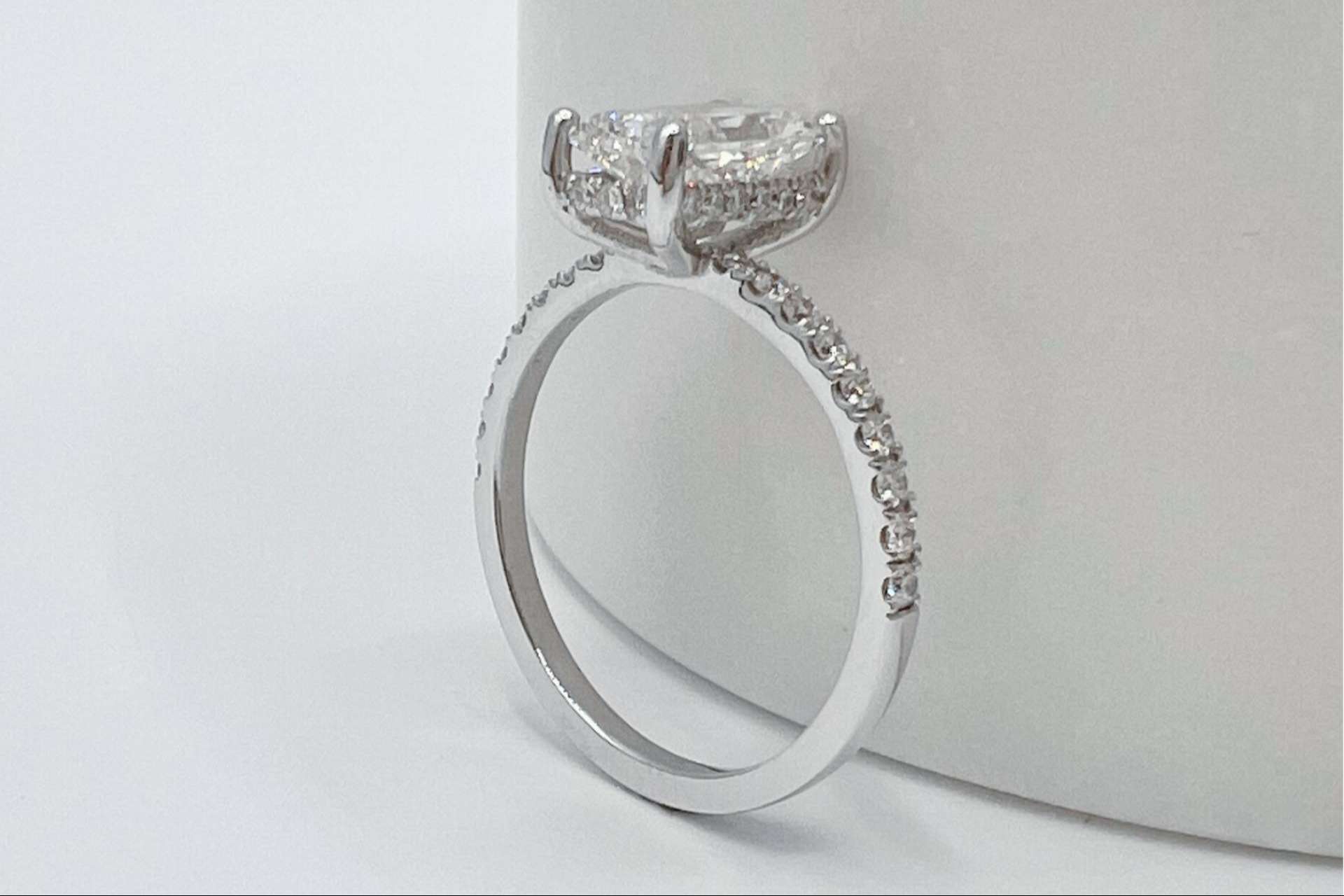 Anillos de compromiso personalizables con MIMOKE