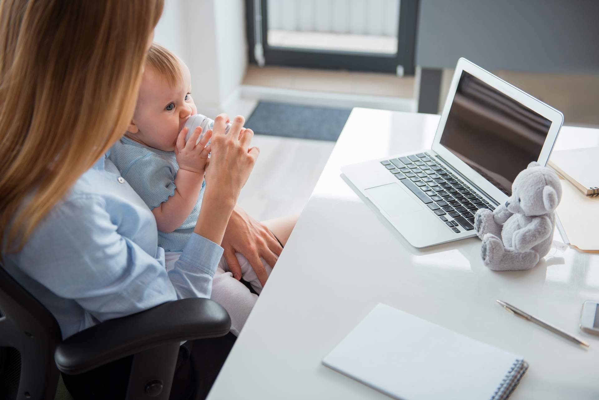 Afrontar las dificultades en la maternidad, con el programa de mentoría de Carol Del Pozo