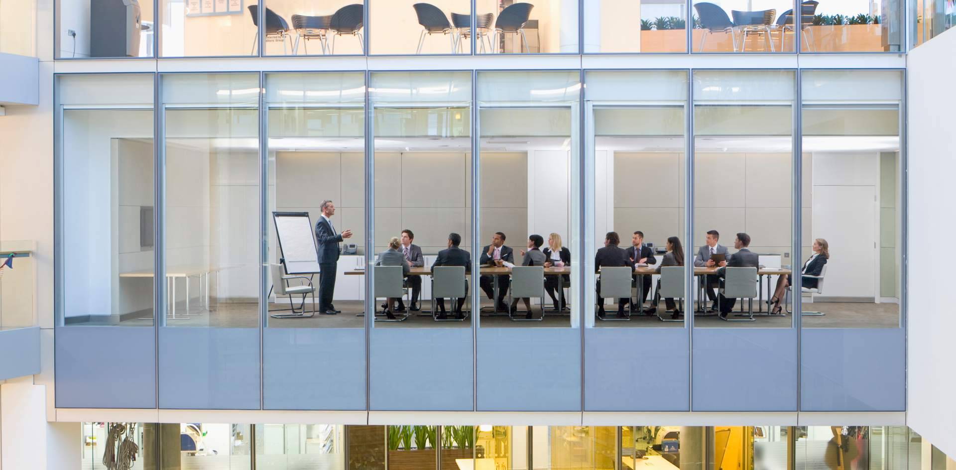Oportunidades y beneficios de la formación en IA para empresas