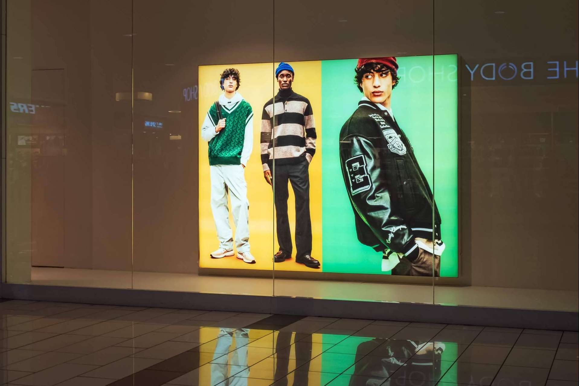 ¿Cuál es el coste de una pantalla LED publicitaria? por Full Led Color