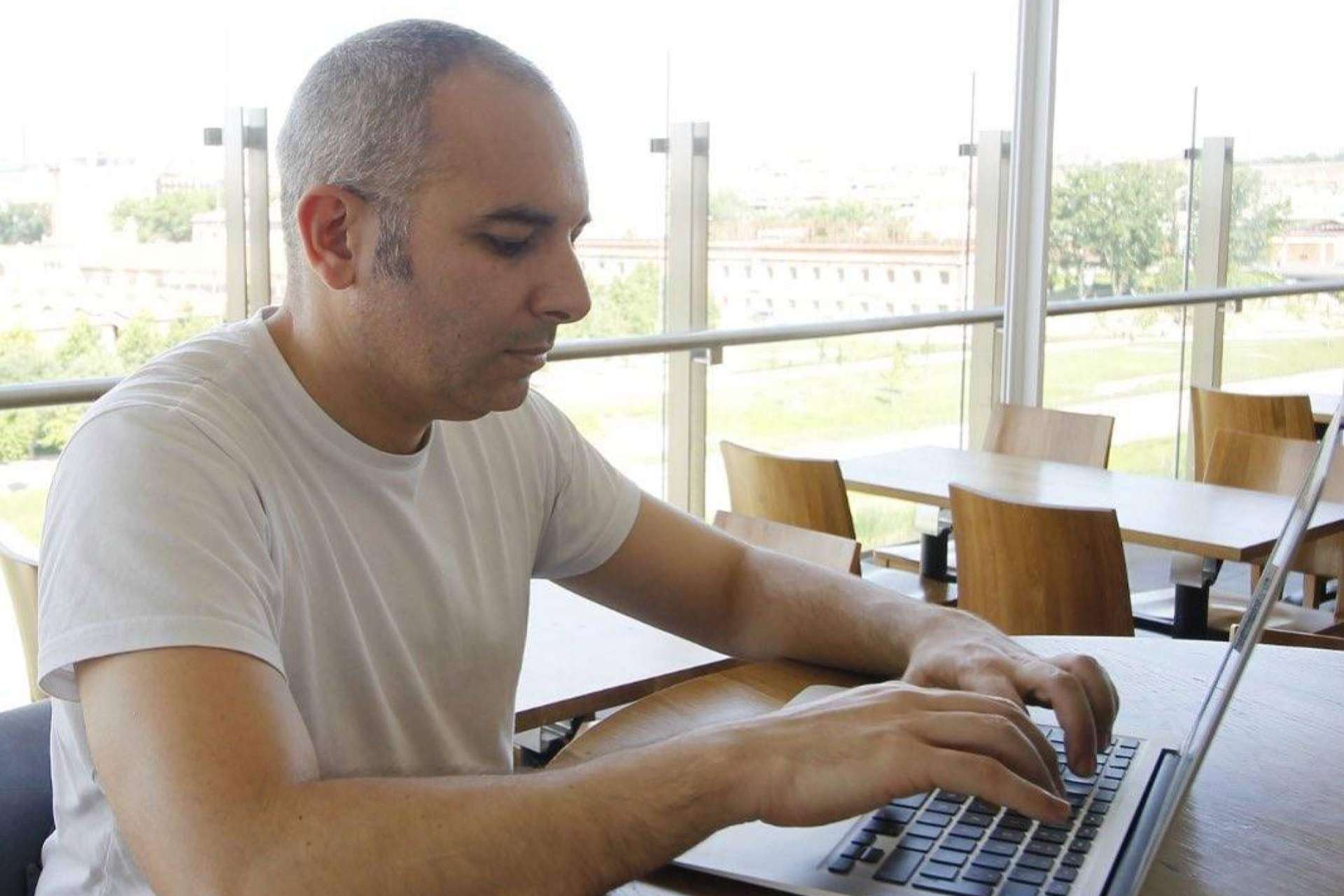 Israel Huerta expone las prácticas más contraproducentes alrededor del e-mail marketing